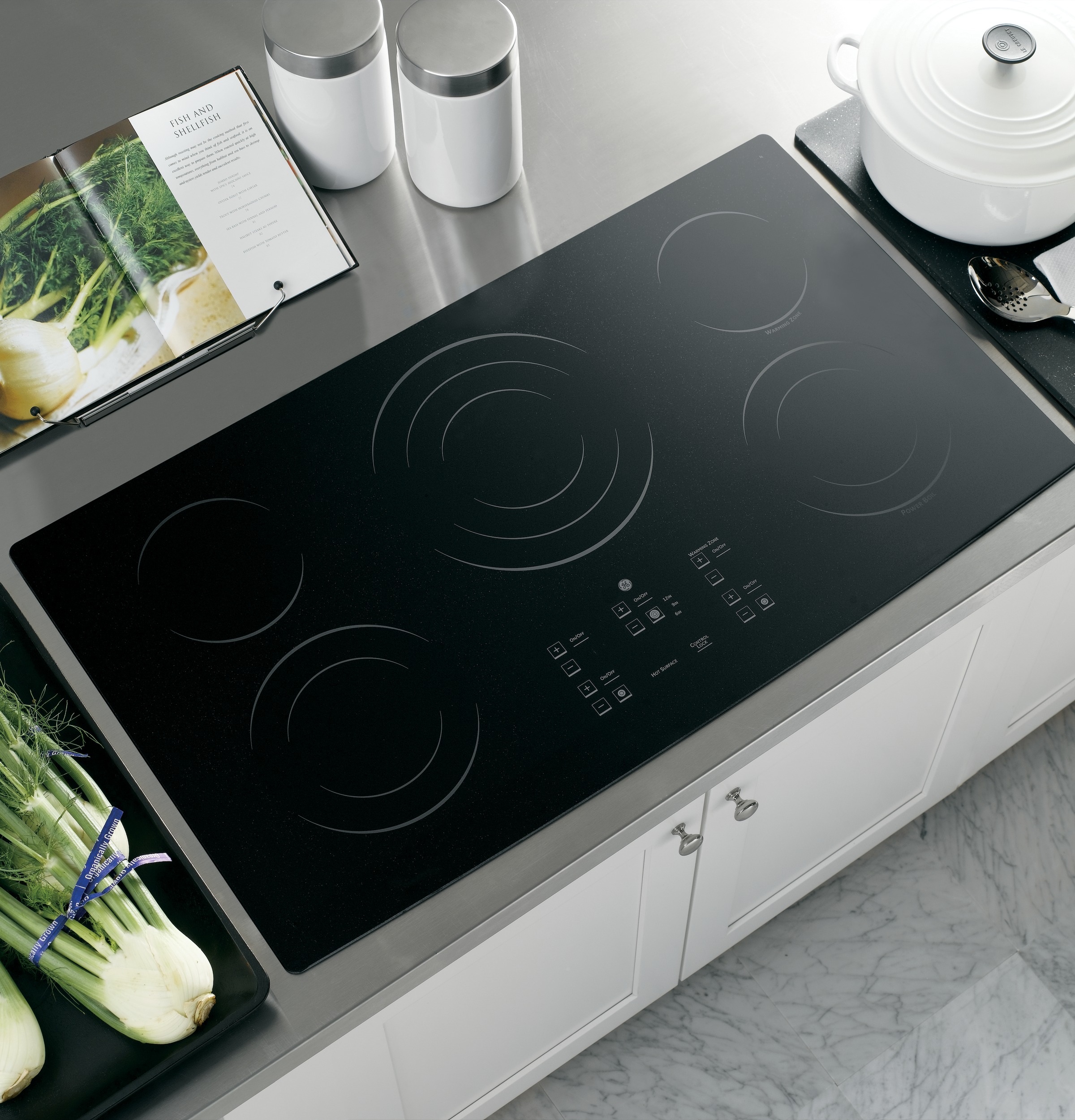 Series 36" Built-In Cooktop PP975BMBB