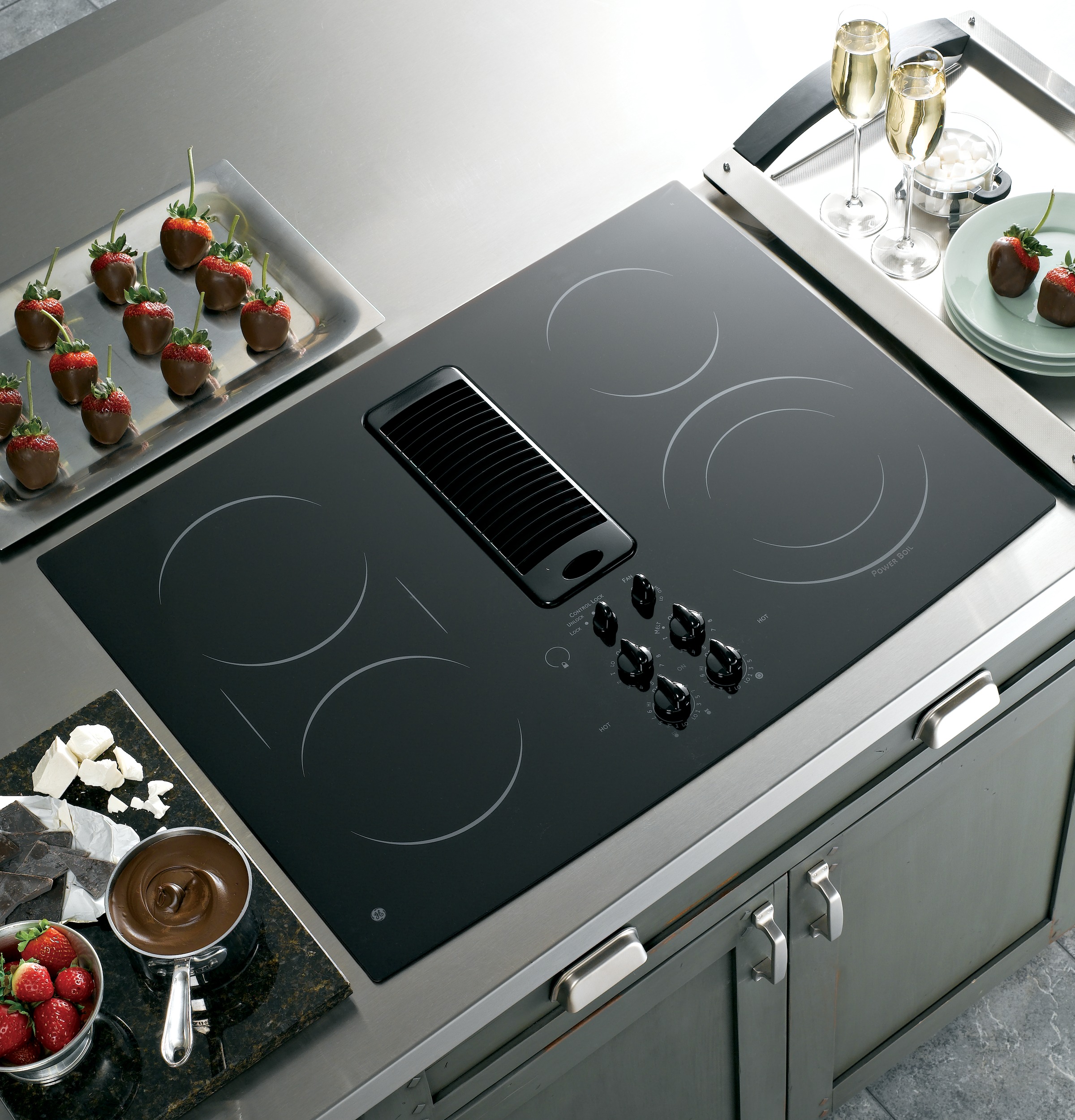 Series 30" Downdraft Electric Cooktop PP989DNBB