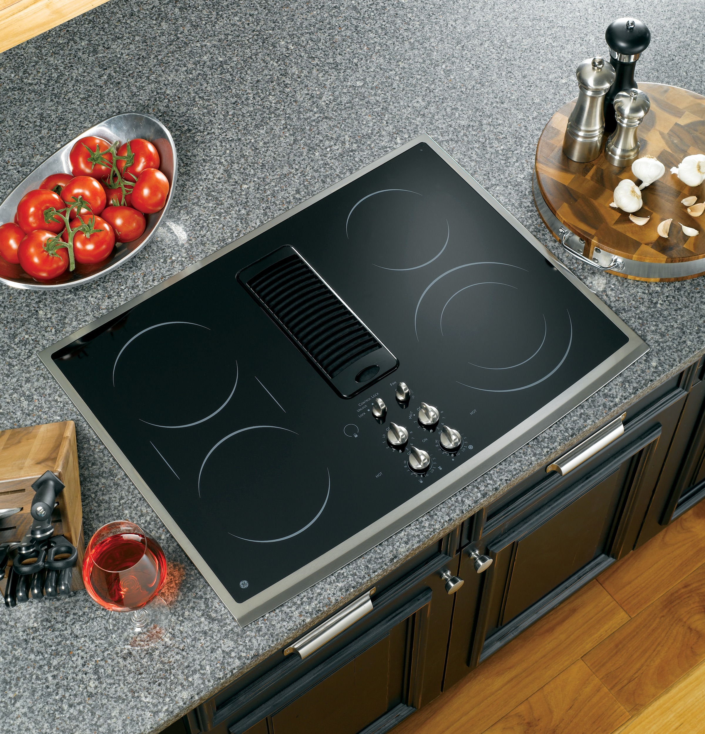 Series 30" Downdraft Electric Cooktop PP989SNSS