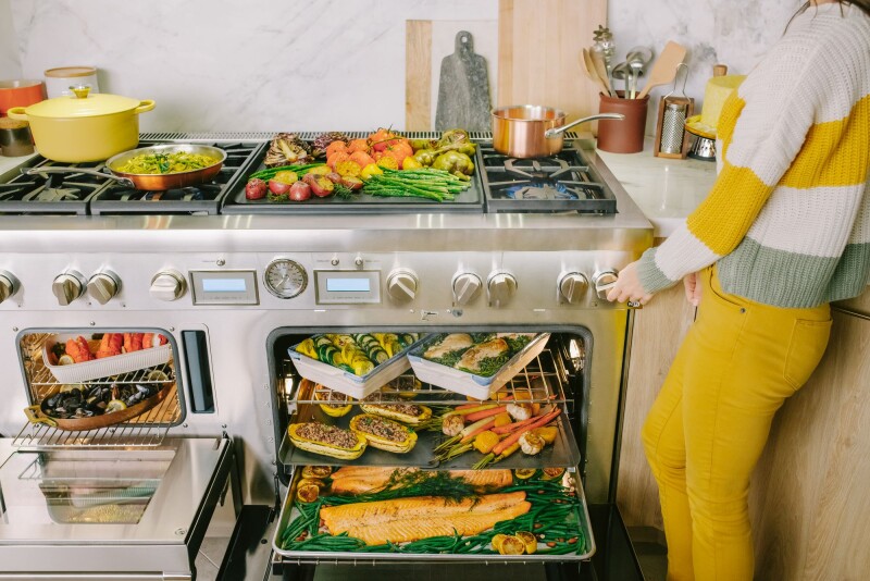 Dual Fuel Professional Range 60" Pro Grand Commercial Depth Dual Fuel Professional Range 60'' Pro Grand® Commercial Depth PRD606WESG