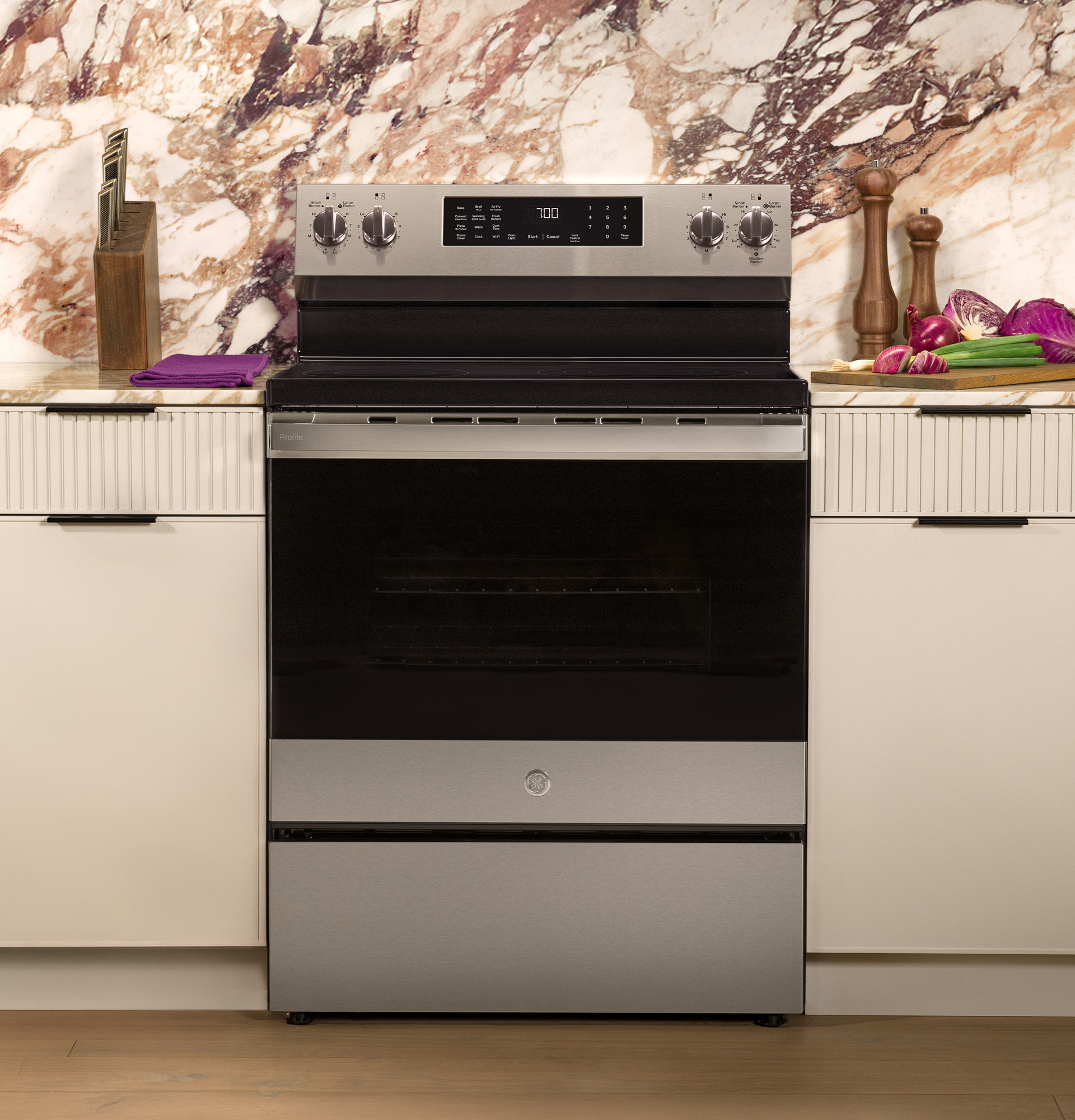 30” Smart Free-Standing Electric Convection Range with No Preheat Air Fry and EasyWash Oven Tray PRF700AYFS
