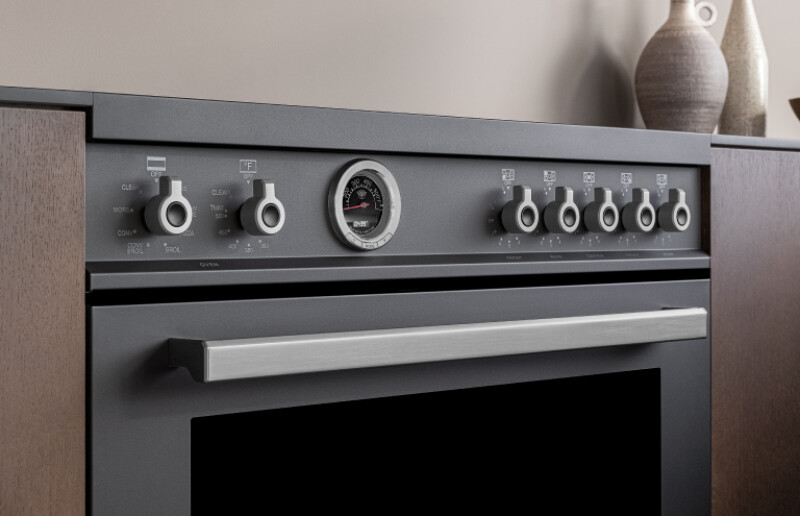 36 inch Induction Range, 5 Heating Zones and Cast Iron Griddle, Electric Self-Clean Oven PRO365ICFEPROT