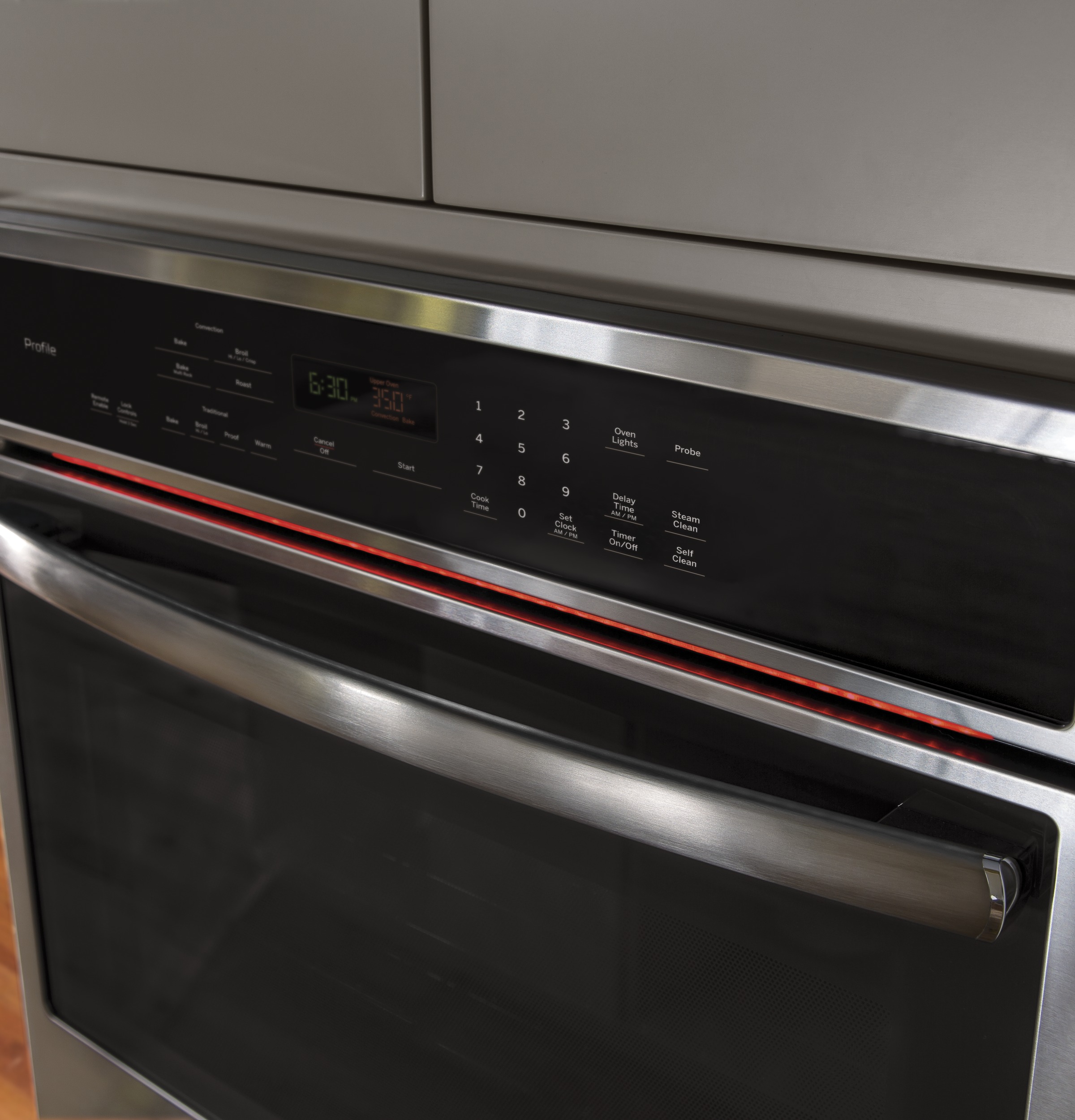 Series 30" Built-In Single Convection Wall Oven PT9050SFSS