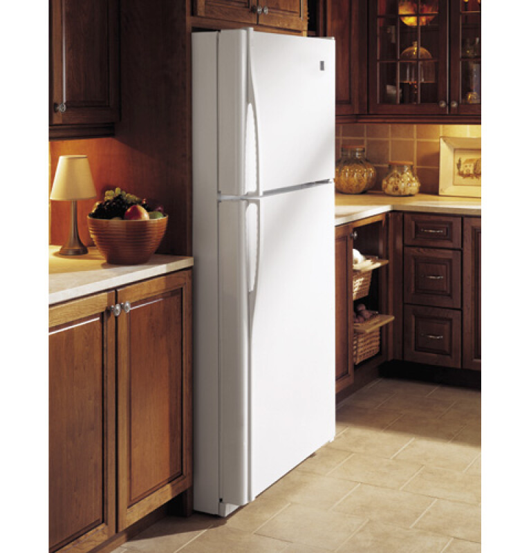 Arctica 21.7 Cu. Ft. Top-Freezer Refrigerator PTS22LBNWW