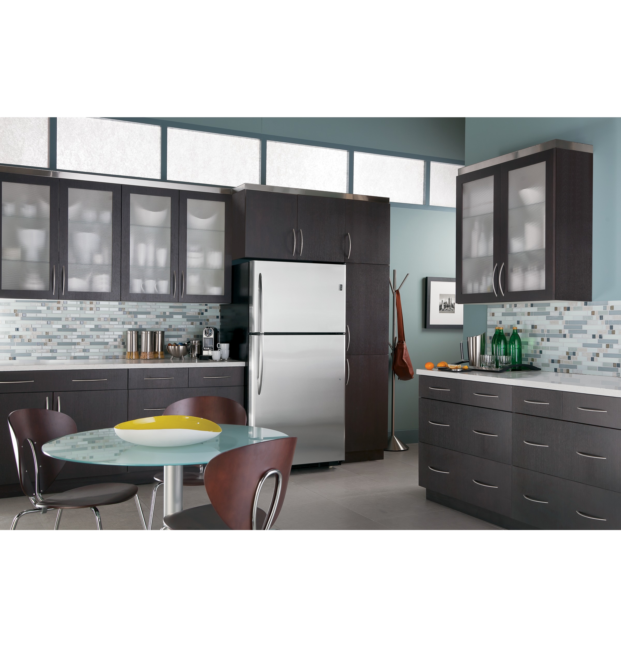Series 24.6 Cu. Ft. Top-Freezer Refrigerator PTS25SHSSS