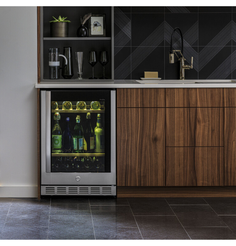 155-Can or 52-Bottle Beverage Center PVS06BSPSS