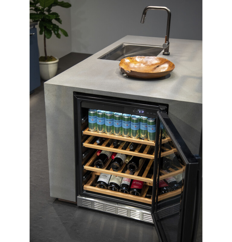 155-Can or 52-Bottle Beverage Center PVS06BSPSS