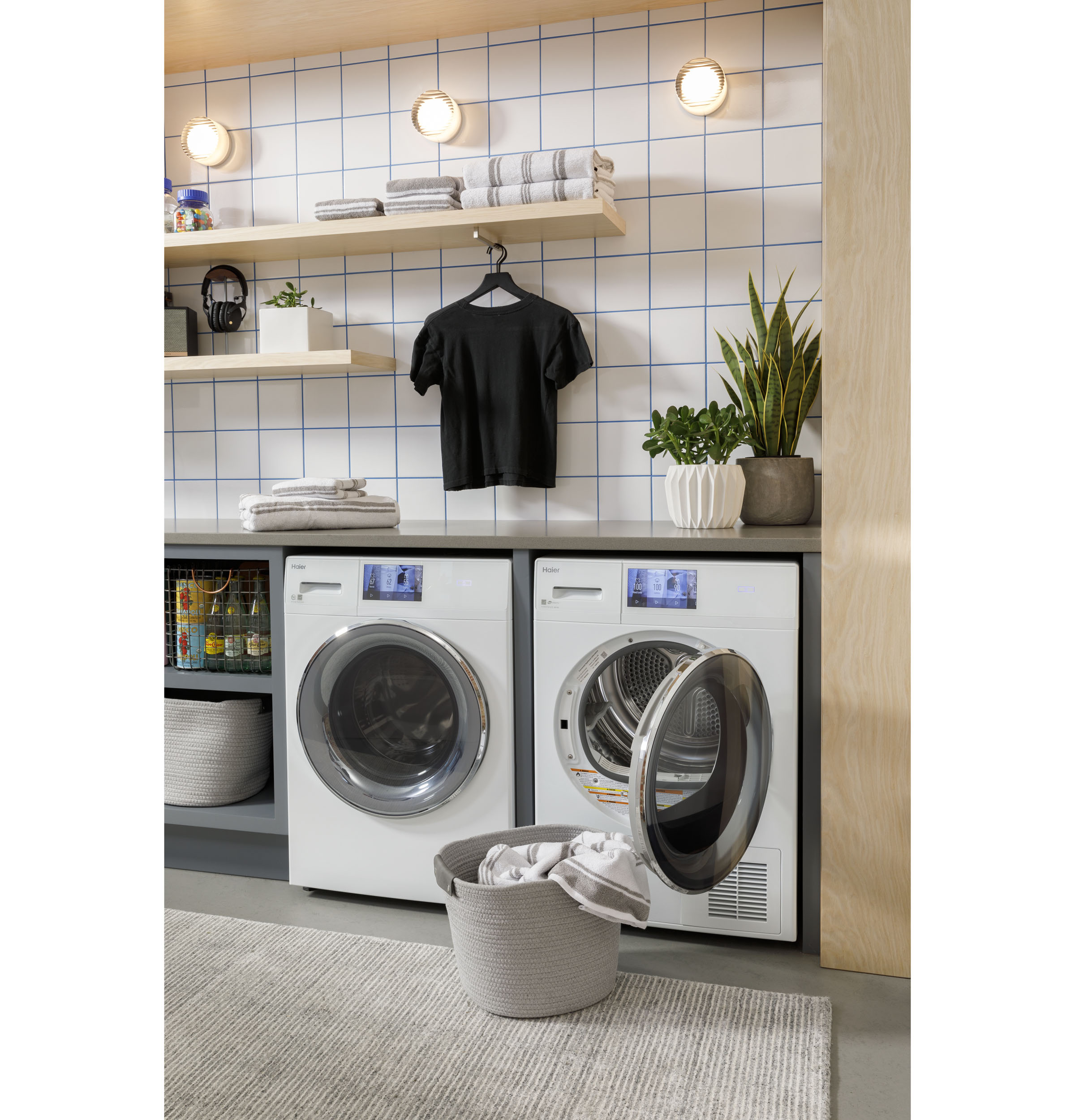 Haier ENERGY STAR® 2.4 Cu. Ft. Smart Frontload Washer QFW150SSNWW