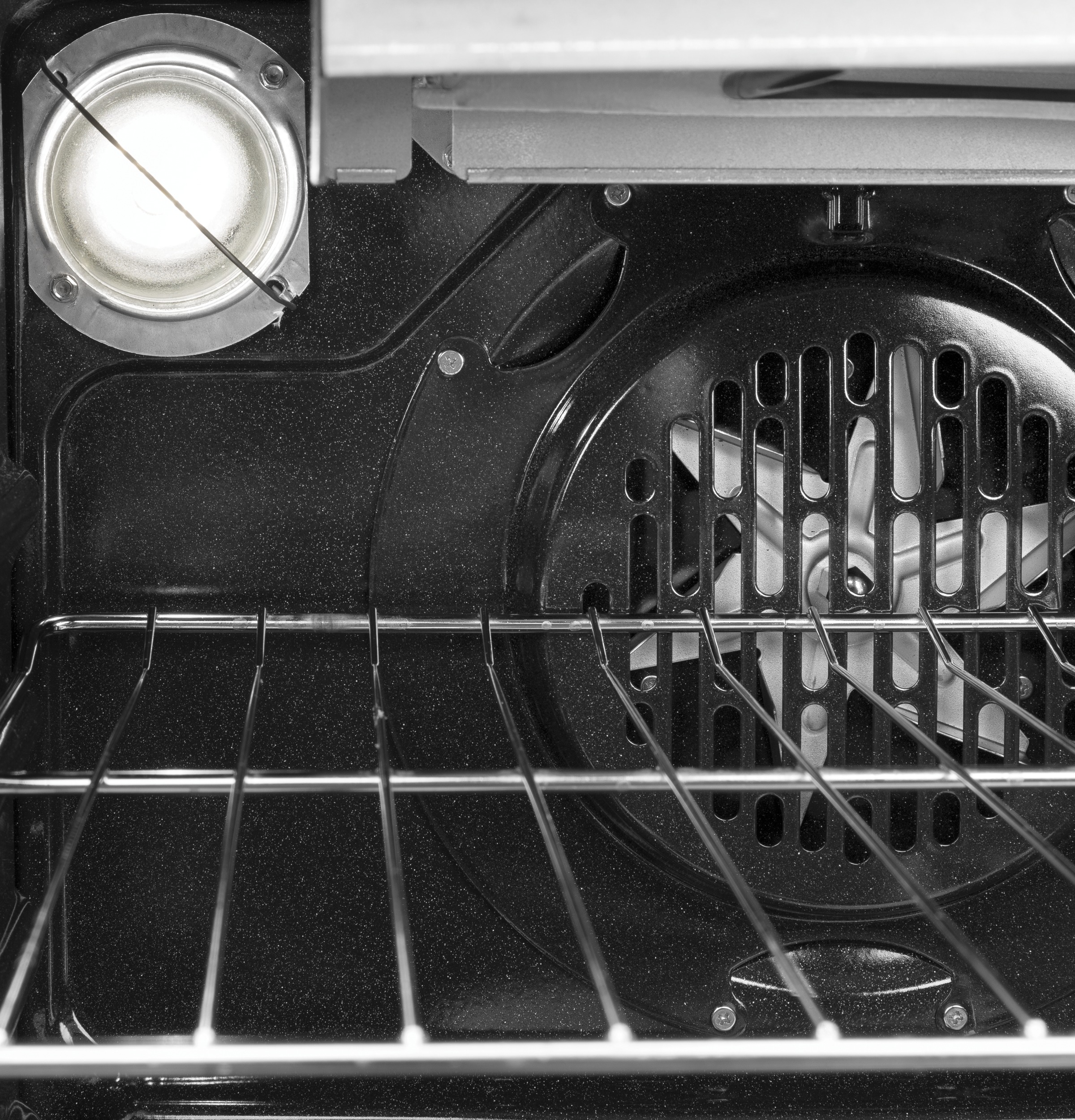 24" 2.9 Cu. Ft. Gas Free-Standing Range with Convection and Modular Backguard24" 2.9 Cu. Ft. Gas Free-Standing Range with Convection and Modular Backguard QGAS740RMSS