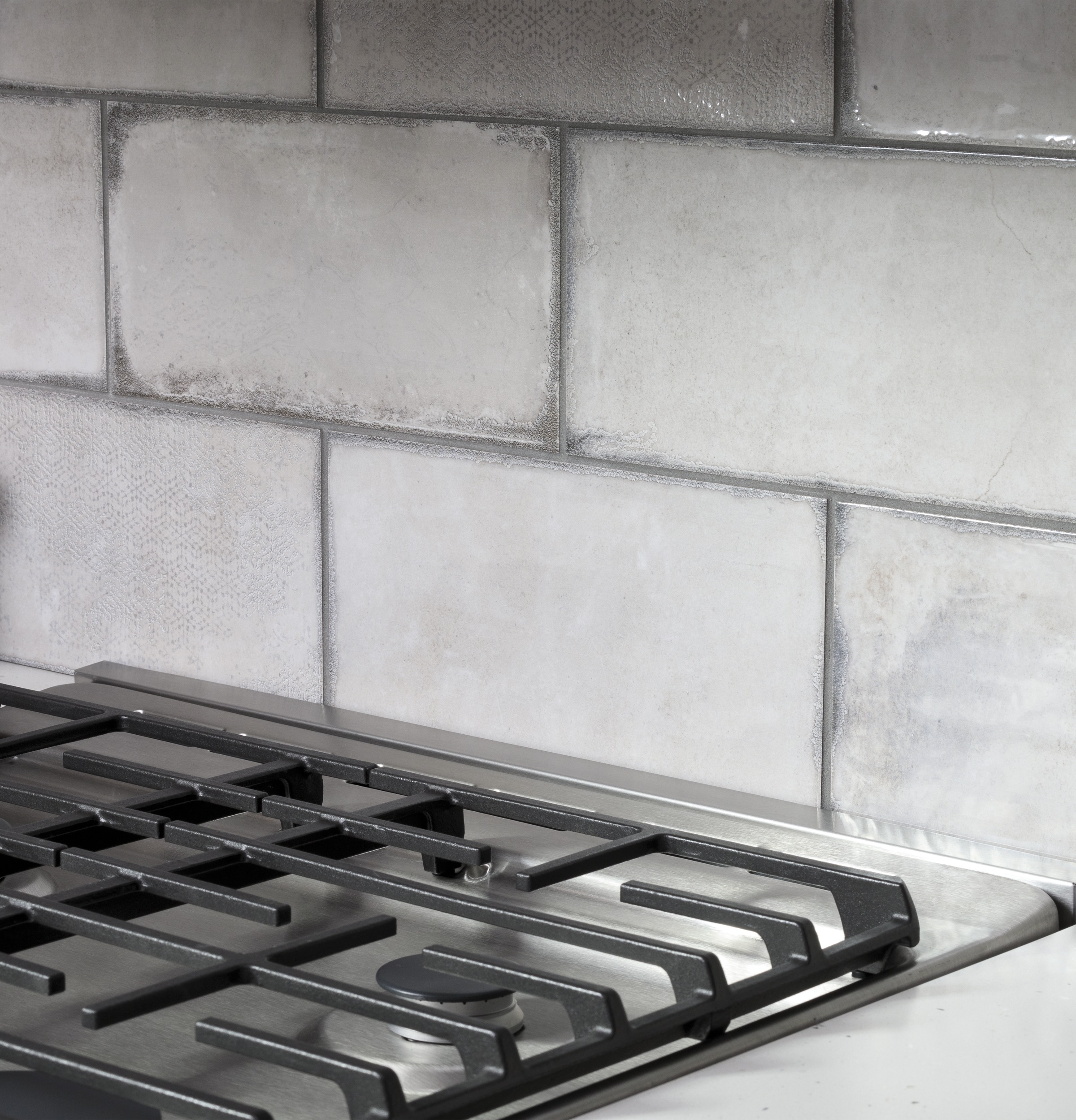24" 2.9 Cu. Ft. Gas Free-Standing Range with Convection and Modular Backguard24" 2.9 Cu. Ft. Gas Free-Standing Range with Convection and Modular Backguard QGAS740RMSS