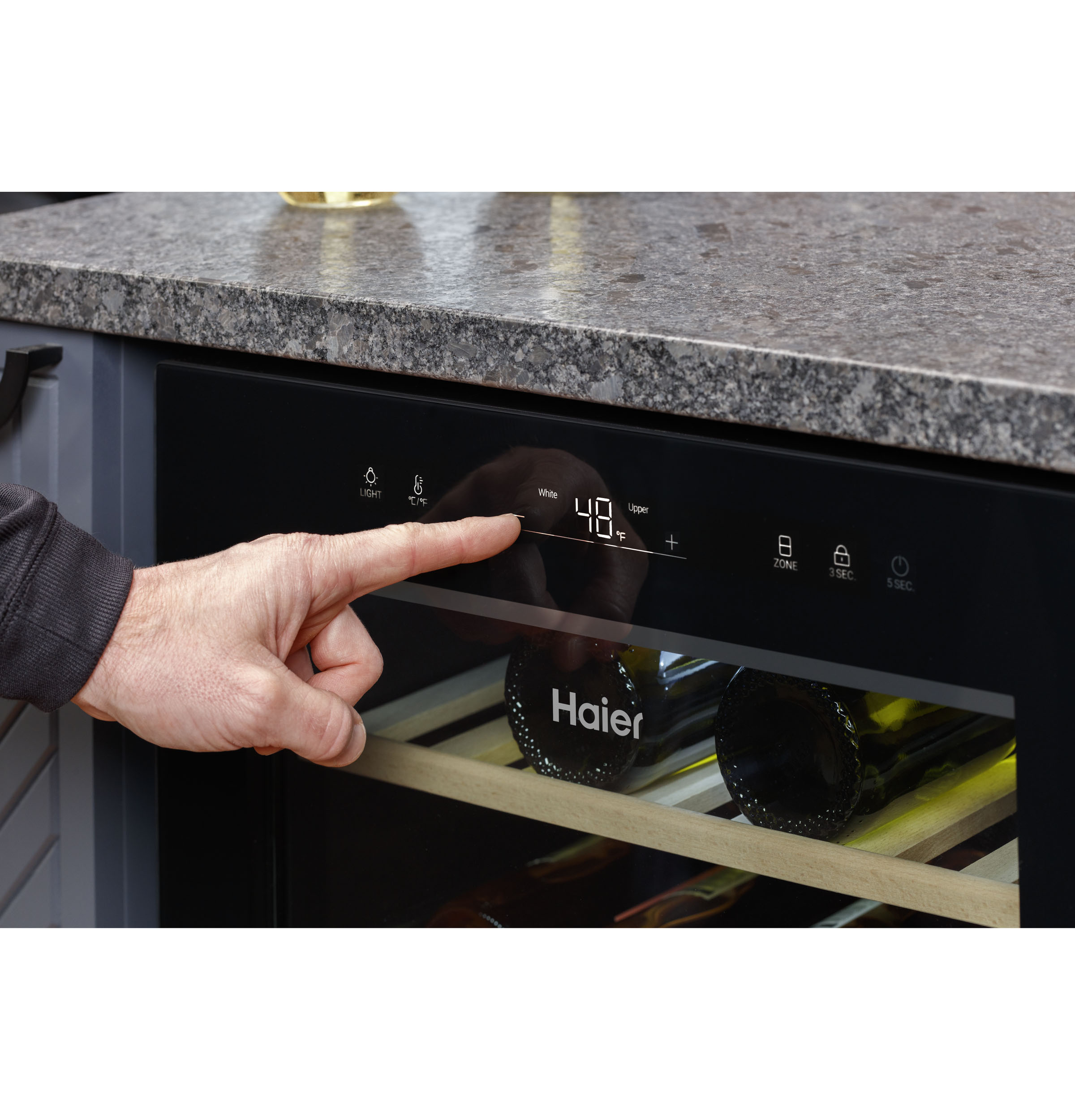 Haier Wine CenterHaier Wine Center QWR04DGRGB