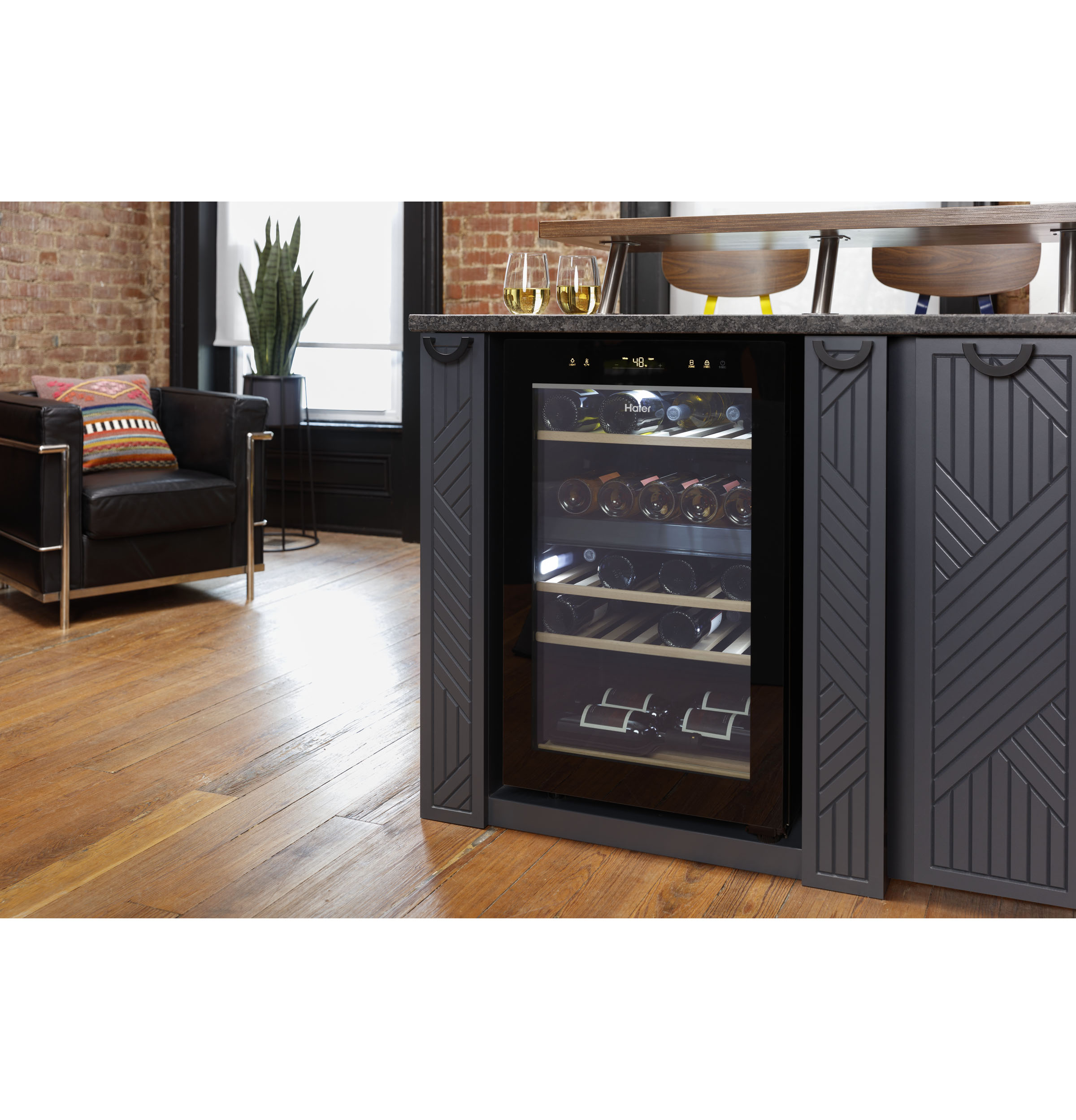 Haier Wine CenterHaier Wine Center QWR04DGRGB