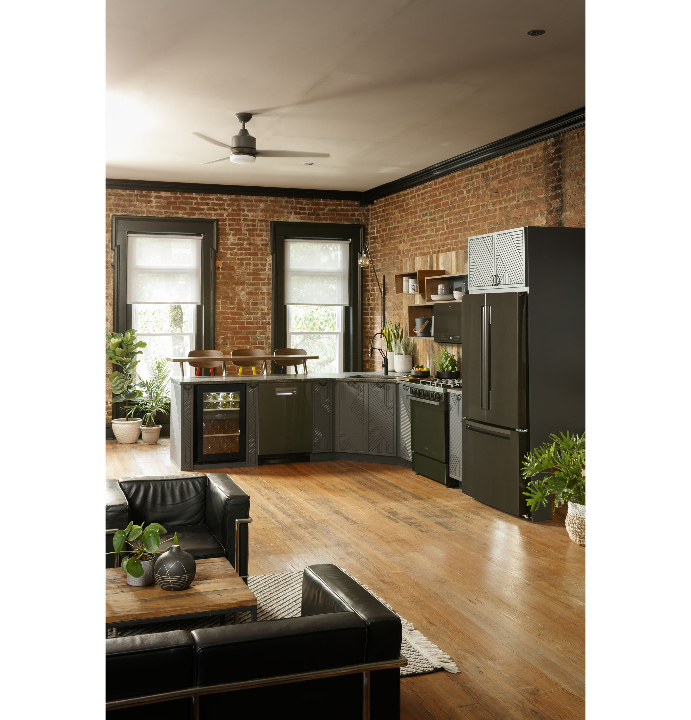 Haier Wine CenterHaier Wine Center QWR04DGRGB