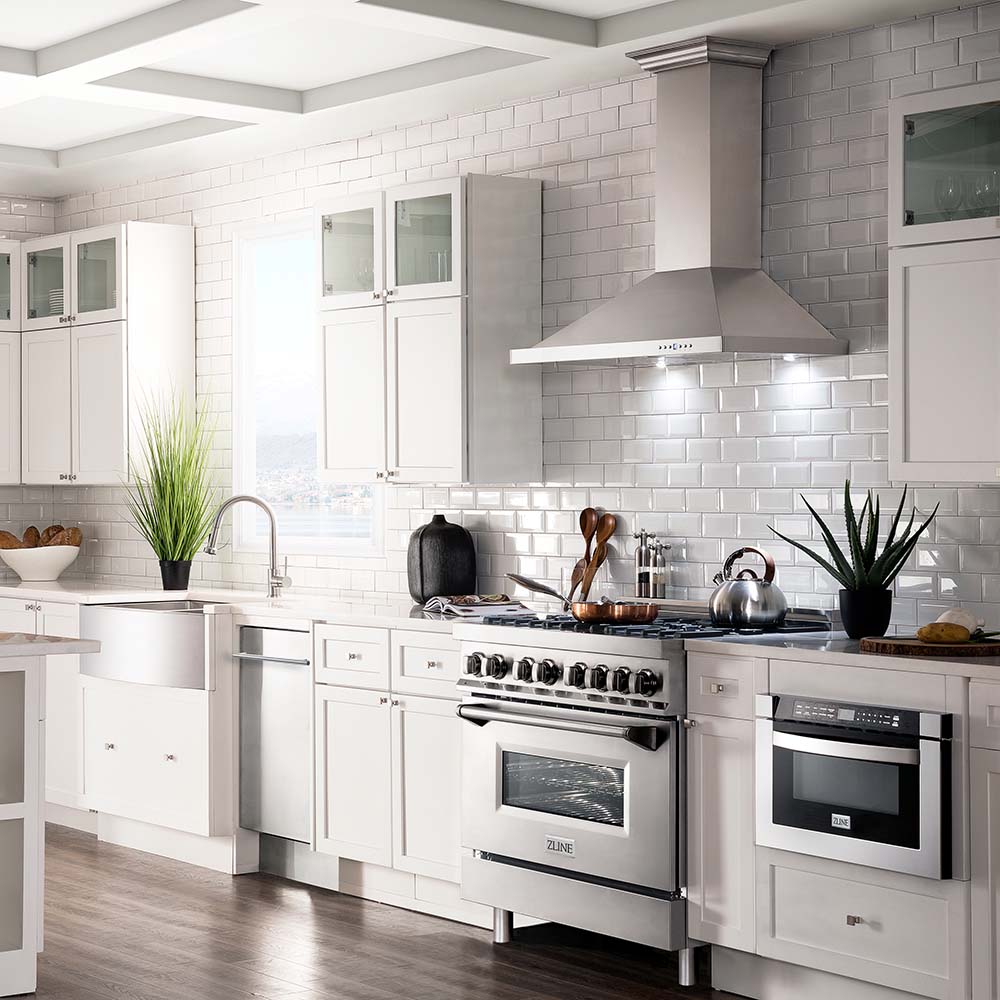 36" 4.6 cu. ft. Dual Fuel Range with Gas Stove and Electric Oven with Brass Burners RABR36