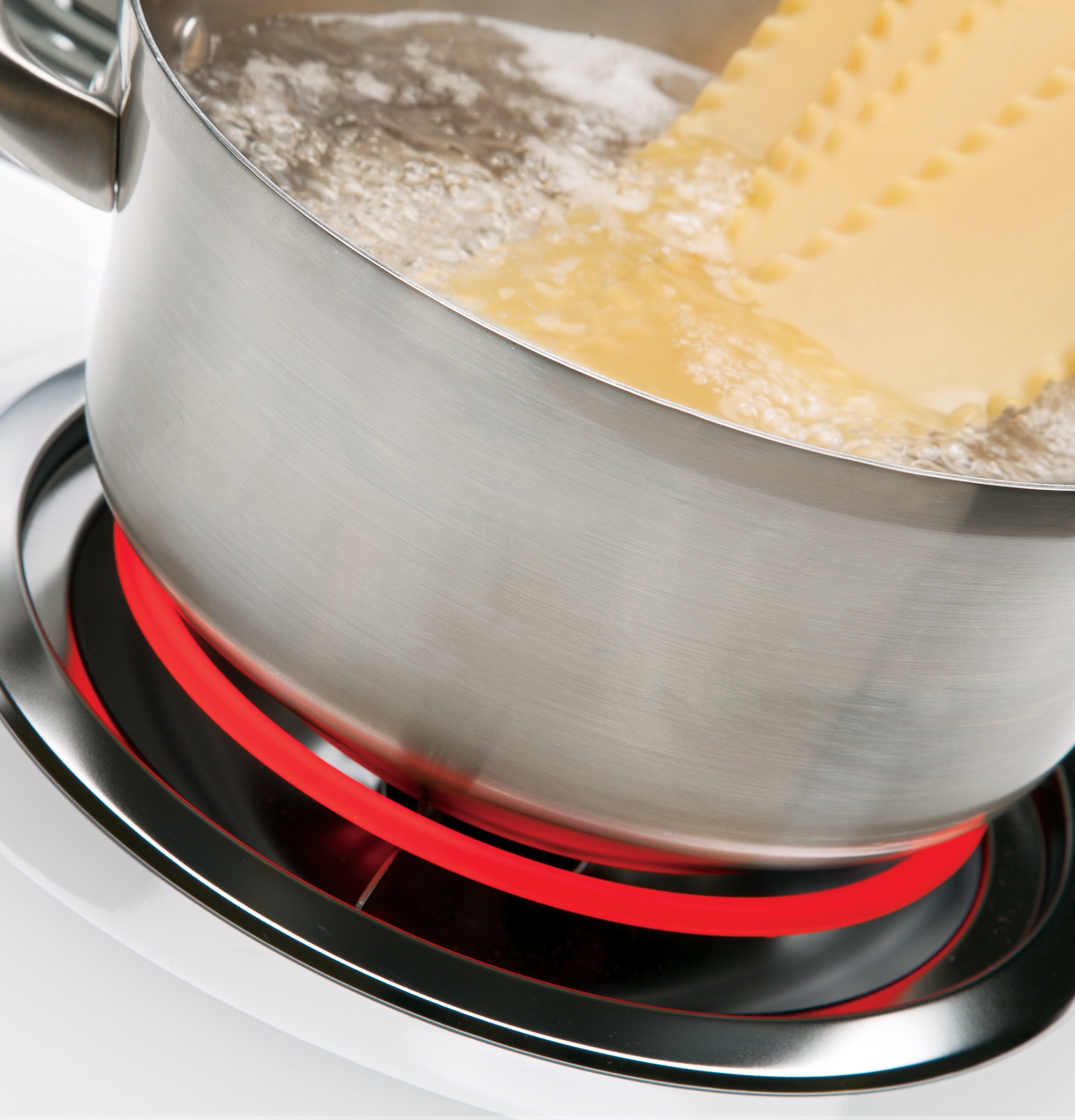 Hotpoint® 30" Free-Standing Electric Range RB525DDWW