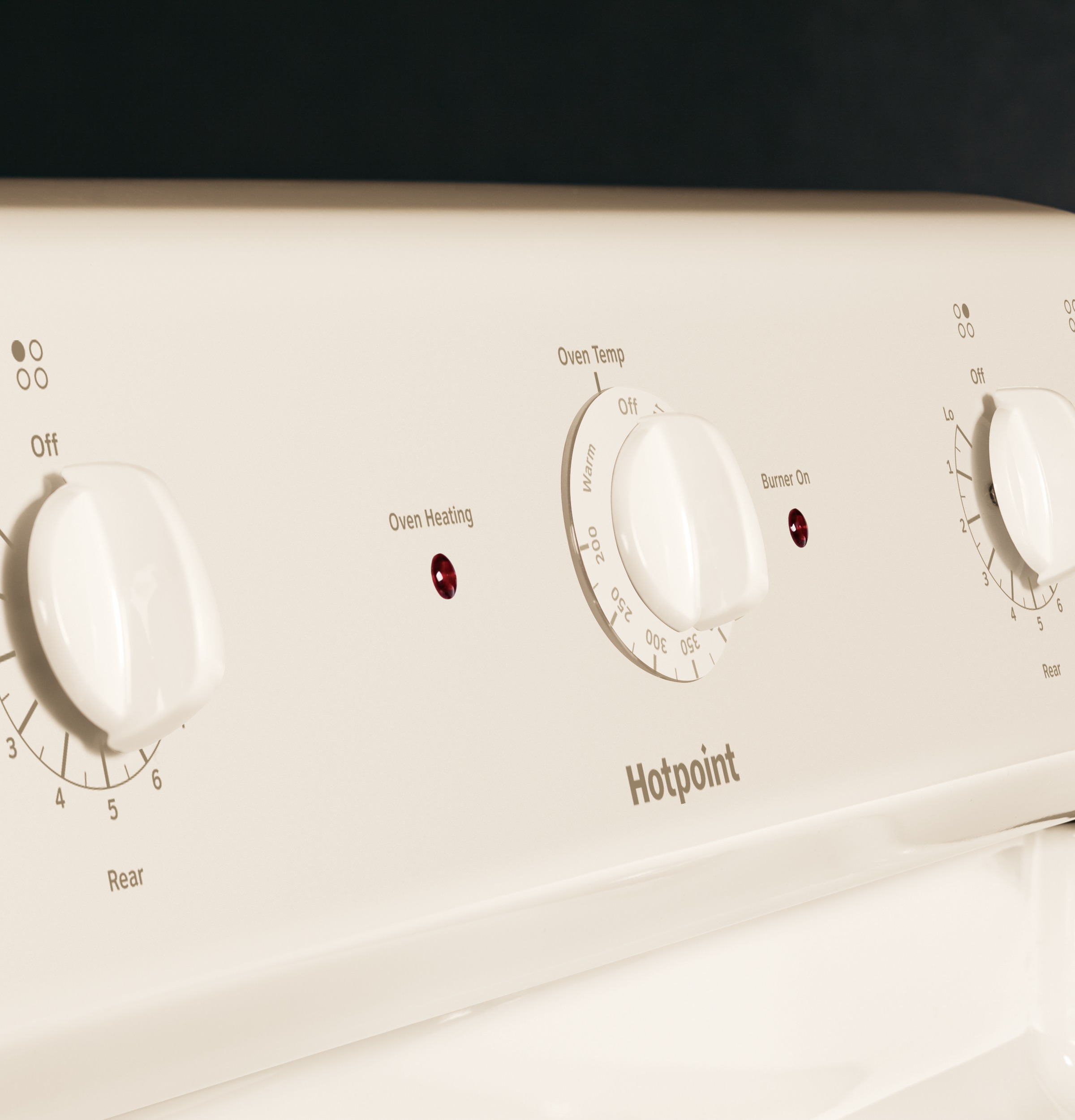 Hotpoint® 30" Free-Standing Electric Range RB525DHCC