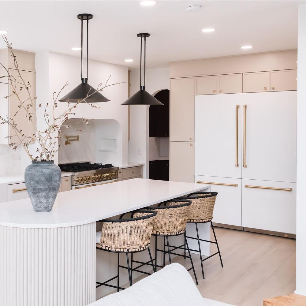 60"Autograph Edition 32.2 cu. ft. Built-in 4-Door French Door Refrigerator with Internal Water and Ice Dispenser in White Matte with Polished Gold Accents RBIVZWM60G