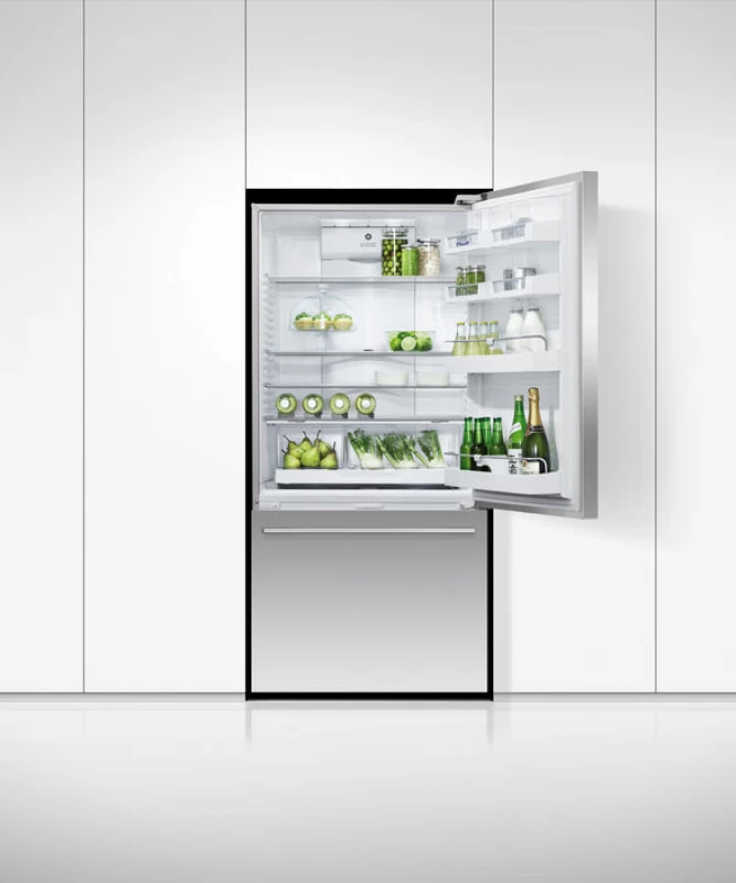 Freestanding Refrigerator Freezer, 32", 17.1 cu ft, Ice & Water RF170WDRUX5N