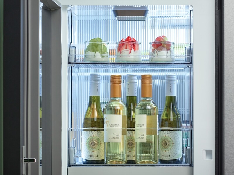 Bespoke Counter Depth 4-Door Flex™ Refrigerator (23 cu. ft.) with Beverage Zone™ and Auto Open Door in Stainless Steel RF23DB9750QLAA