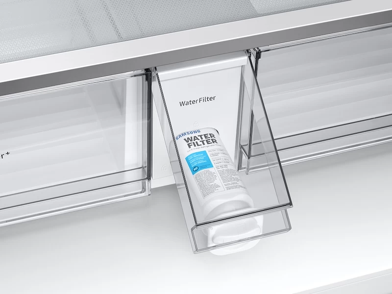 Bespoke 4-Door French Door Refrigerator (29 cu. ft.) with Beverage Center™ in White Glass RF29BB860012AA