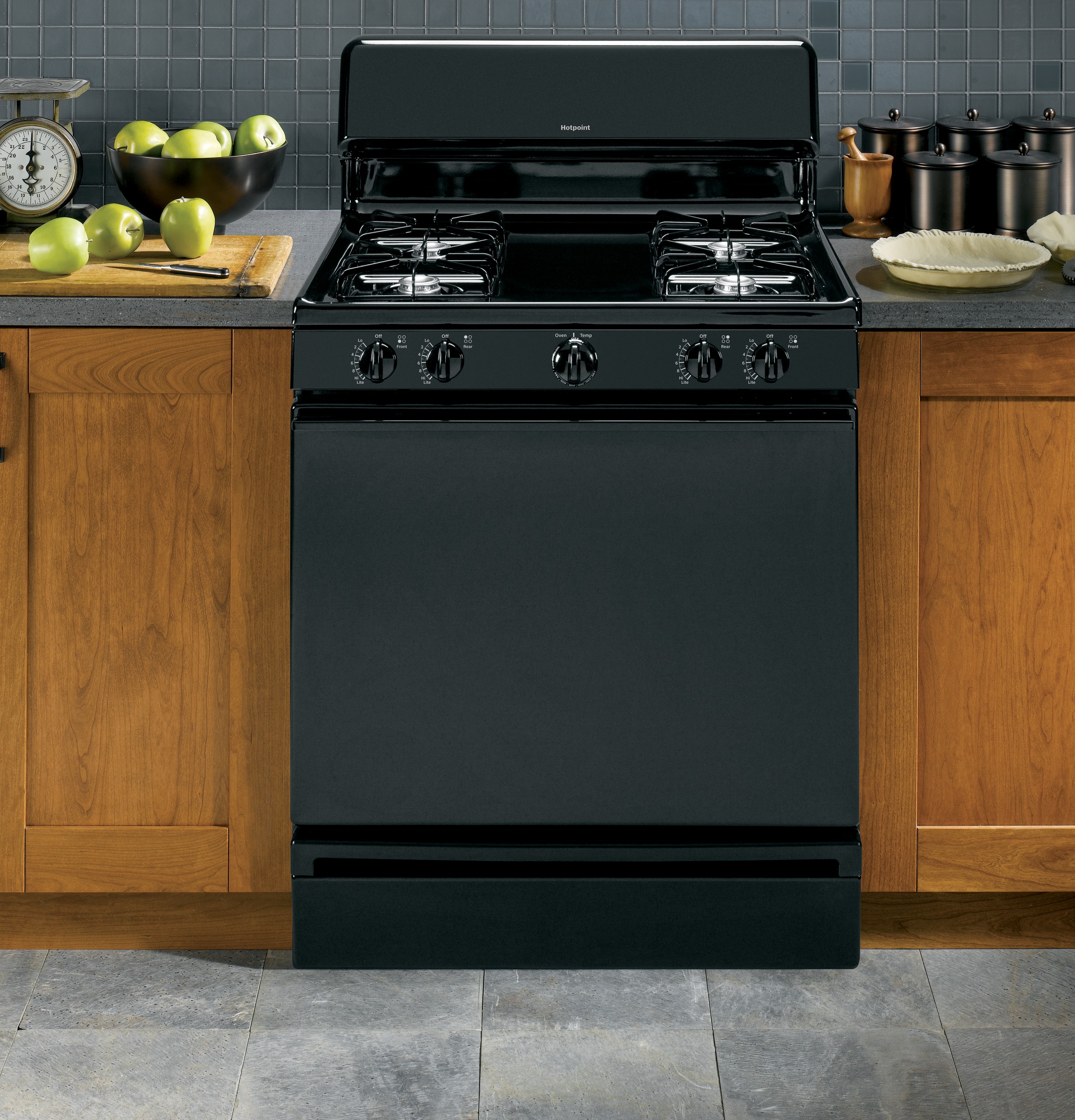 30" Free-Standing Gas Range RGB525DEHBB