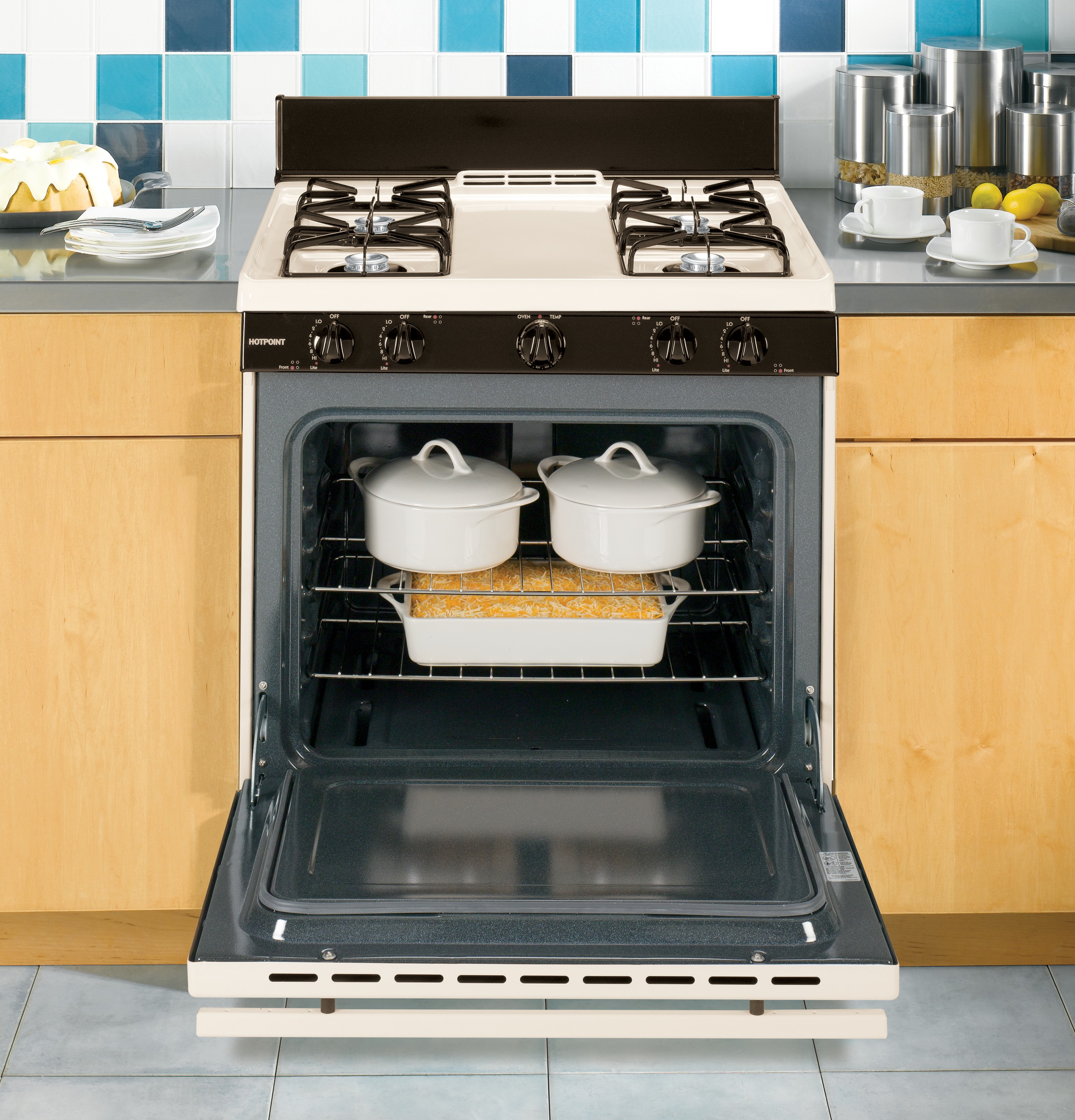 Hotpoint® 30" Free-Standing Gas Range RGB745DEPCT