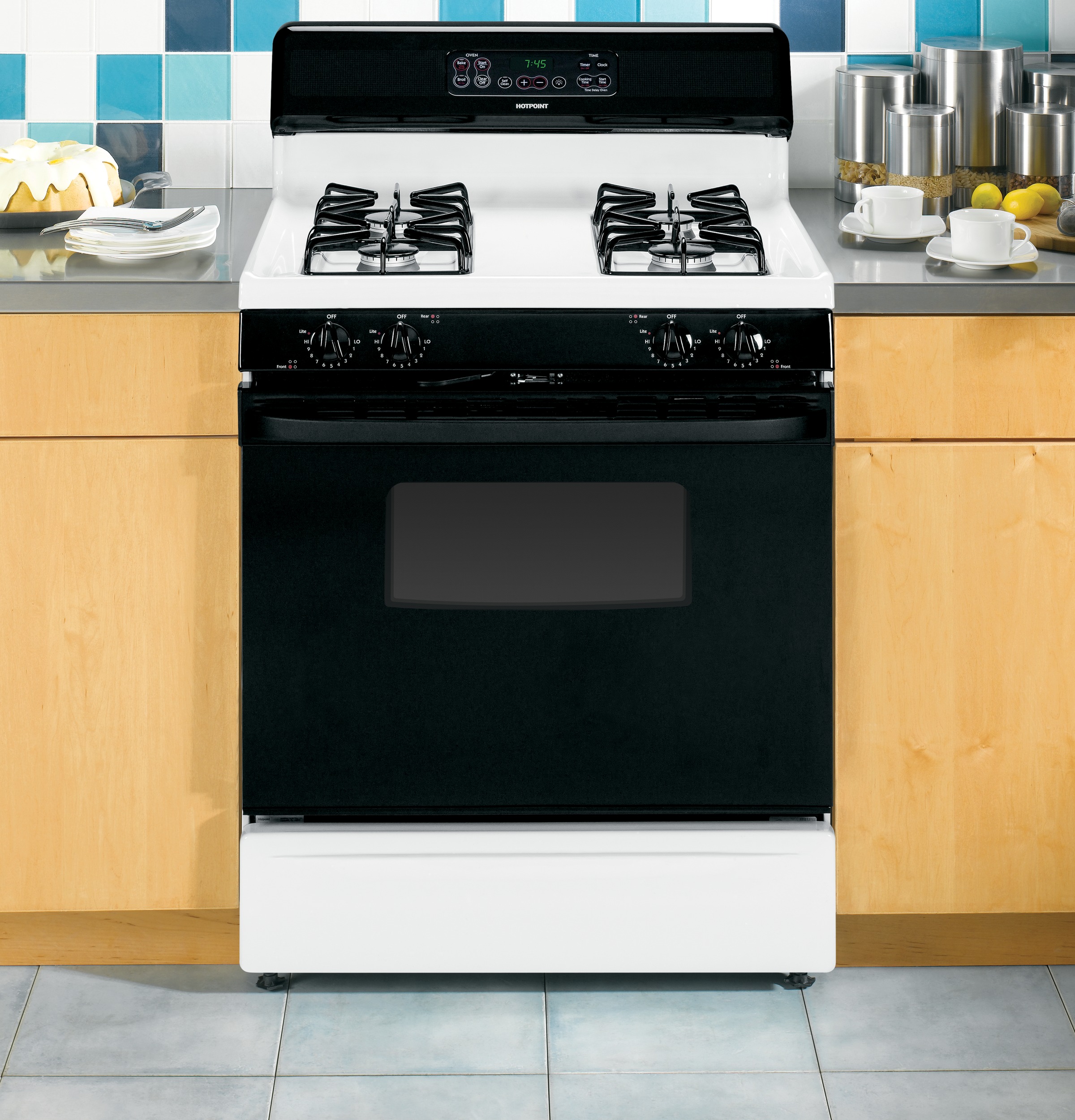 Hotpoint® 30" Free-Standing Gas Range RGB745DEPWH