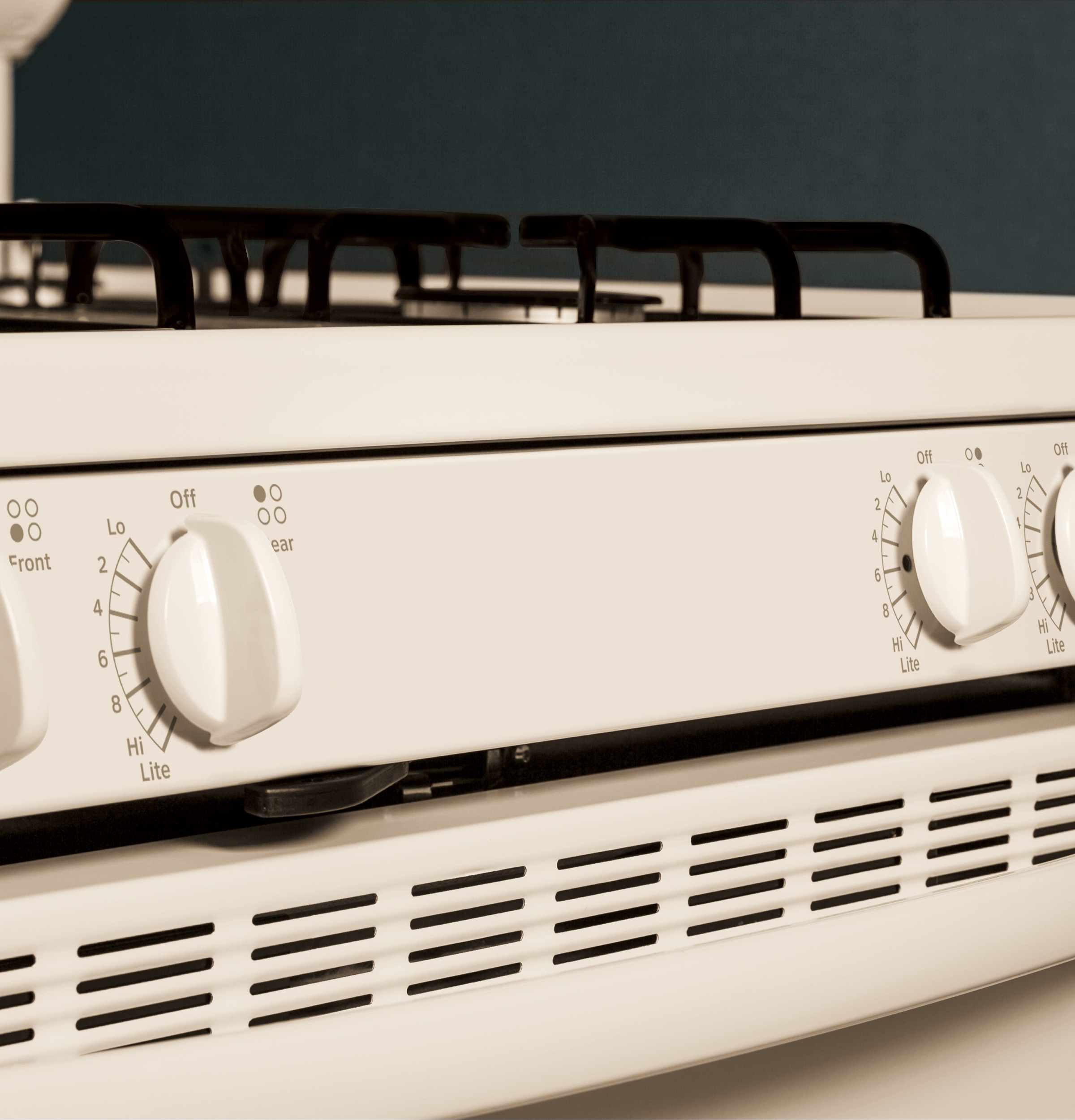 Hotpoint® 30" Free-Standing Gas Range RGB780DEHCC