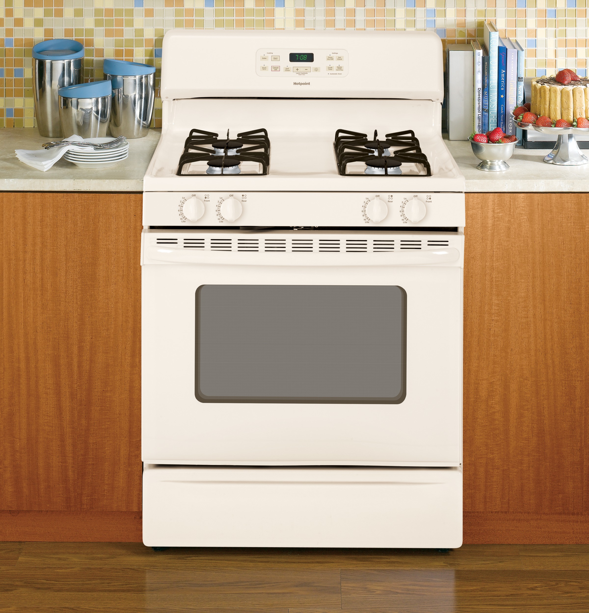 Hotpoint® 30" Free-Standing Gas Range RGB780DEHCC
