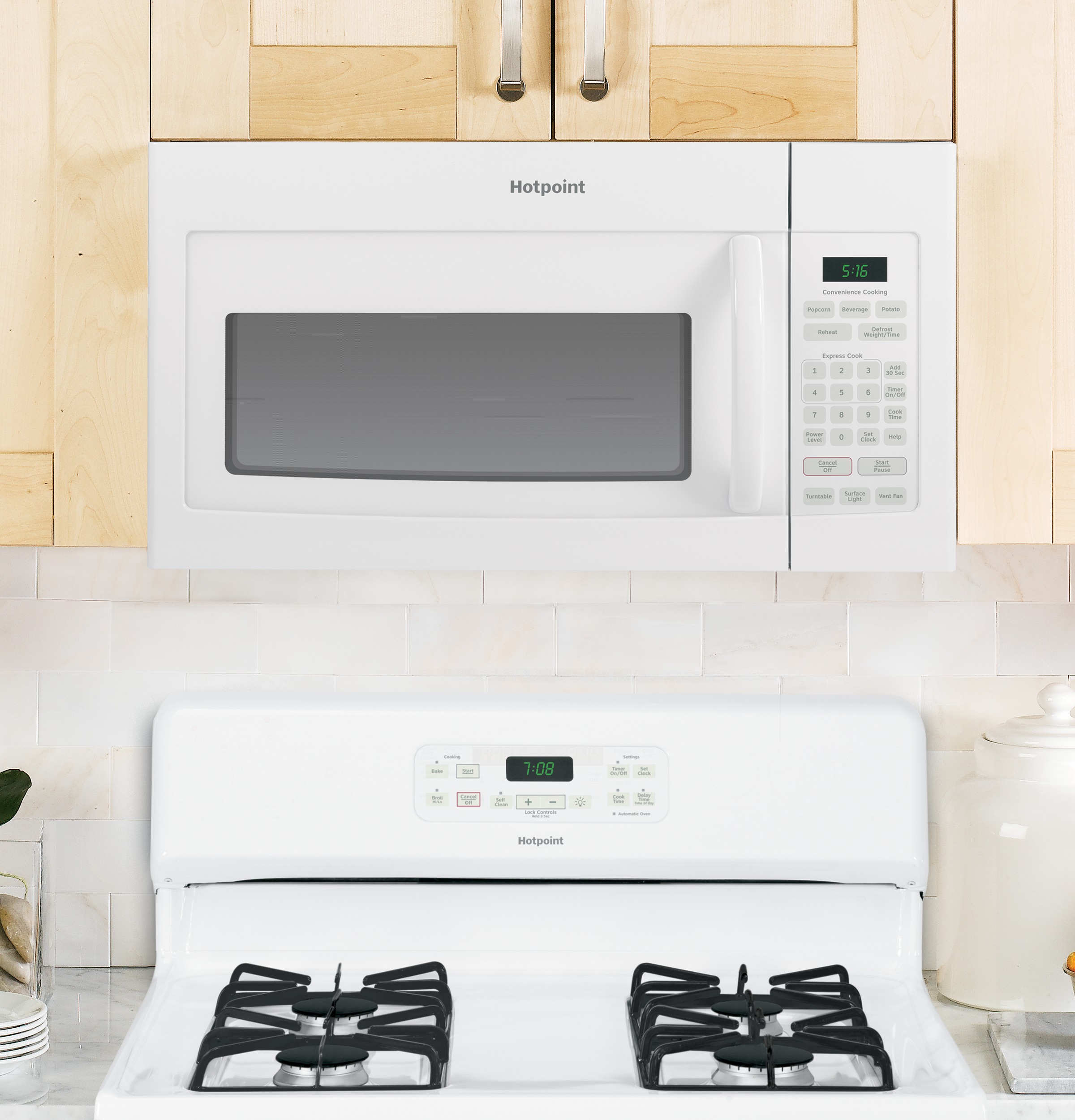 Hotpoint® 30" Free-Standing Gas Range RGB780DEHWW