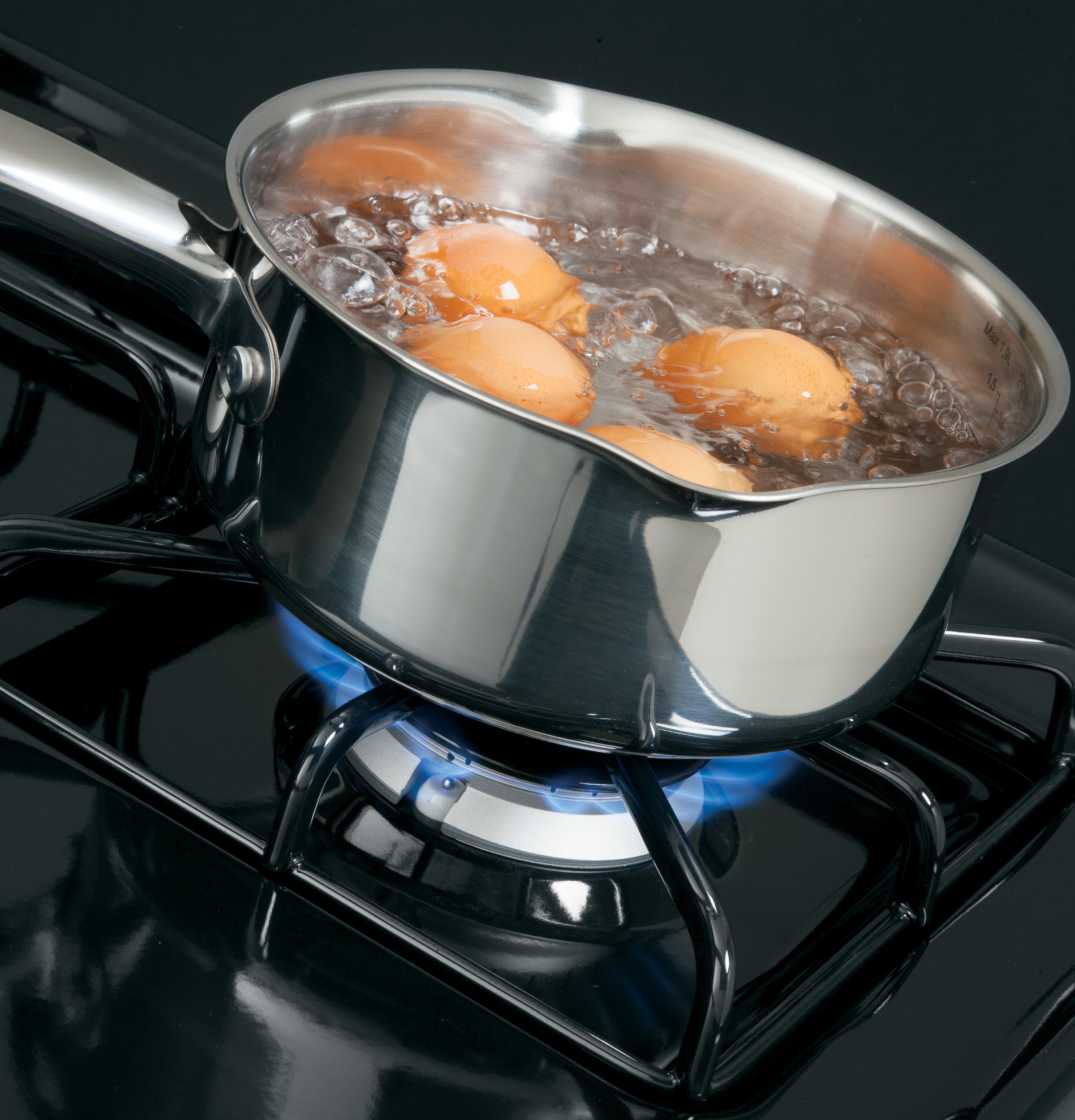 Hotpoint® 30" Free-Standing Gas Range RGB780REHSS