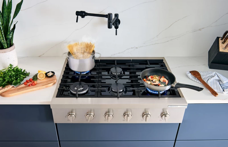 800 Series Gas Rangetop 36 " RGM8658UC