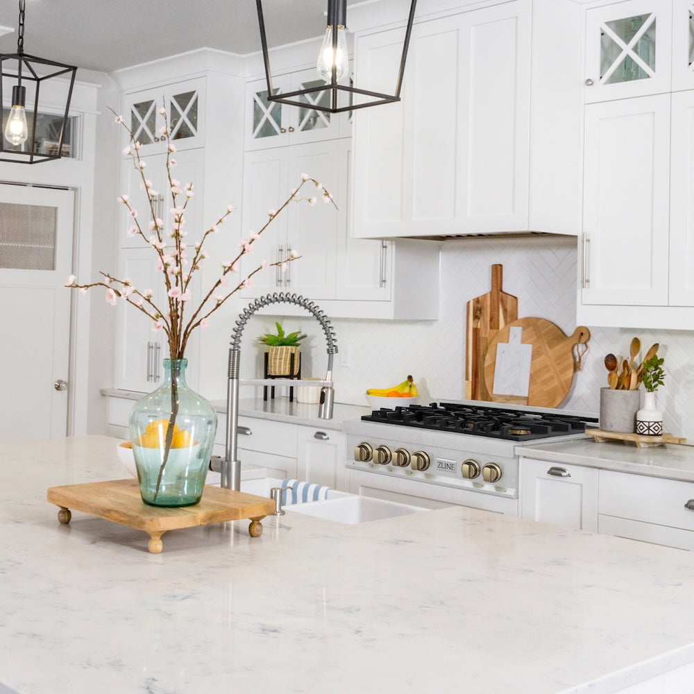 Autograph Edition 36" Porcelain Rangetop with 6 Gas Burners and Champagne Bronze Accents RTSZ36CB