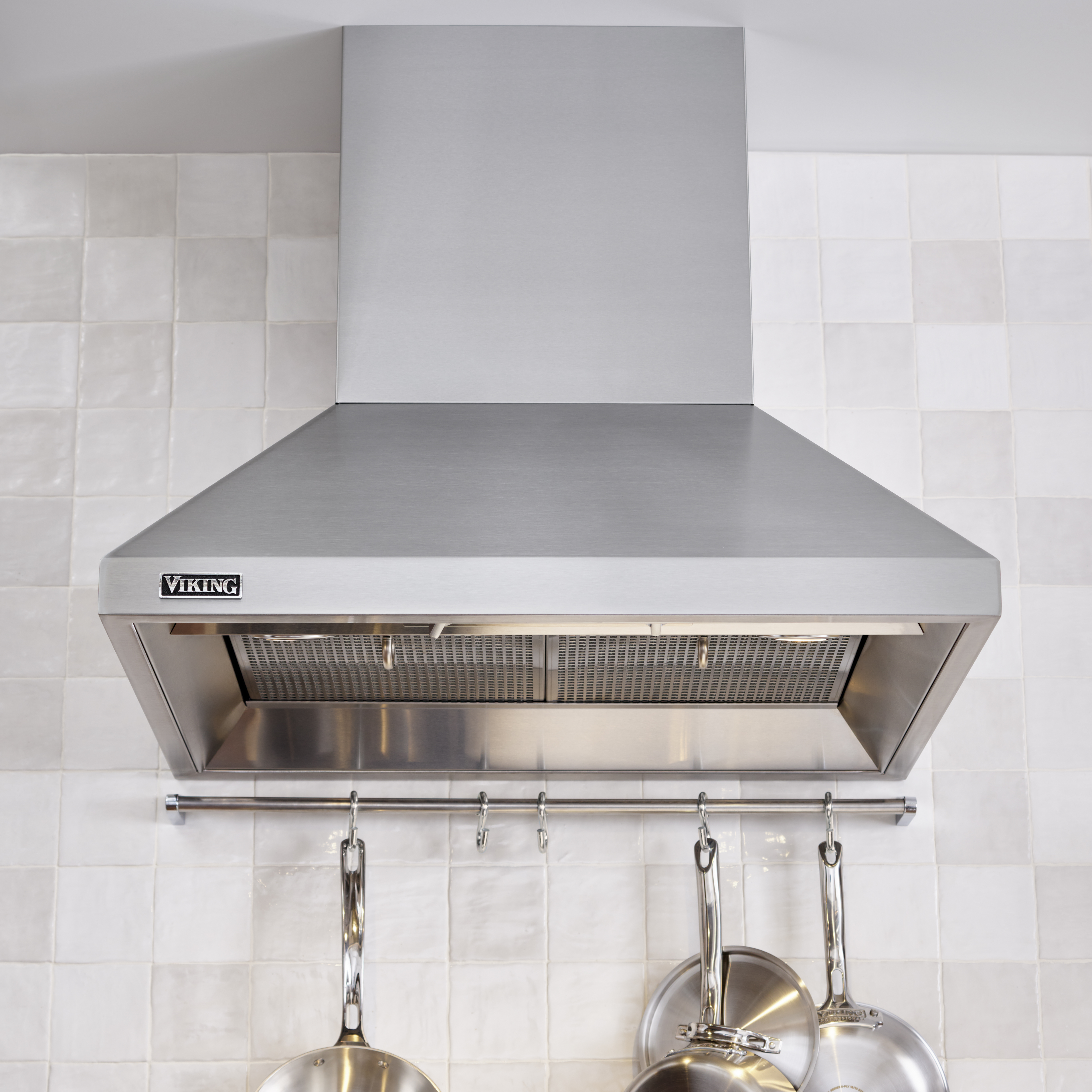 30"W. Chimney Wall Hood + Ventilator RVCH330SS