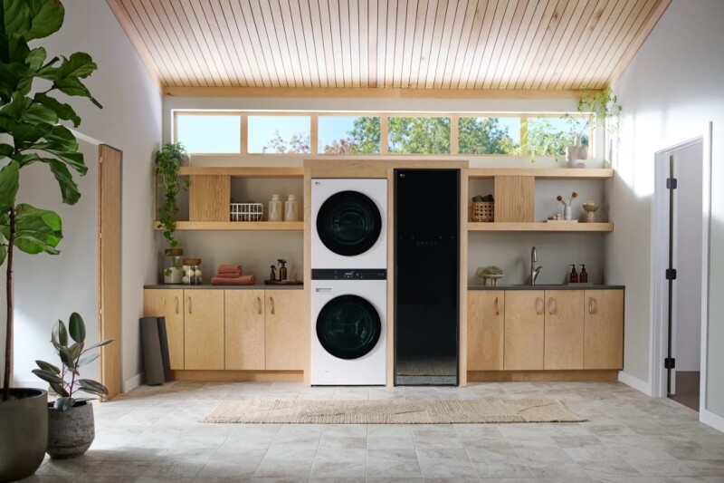 LG STUDIO Styler - Refresh Garments in Minutes with Smart wi-fi Enabled Steam Clothing Care System S5MSB