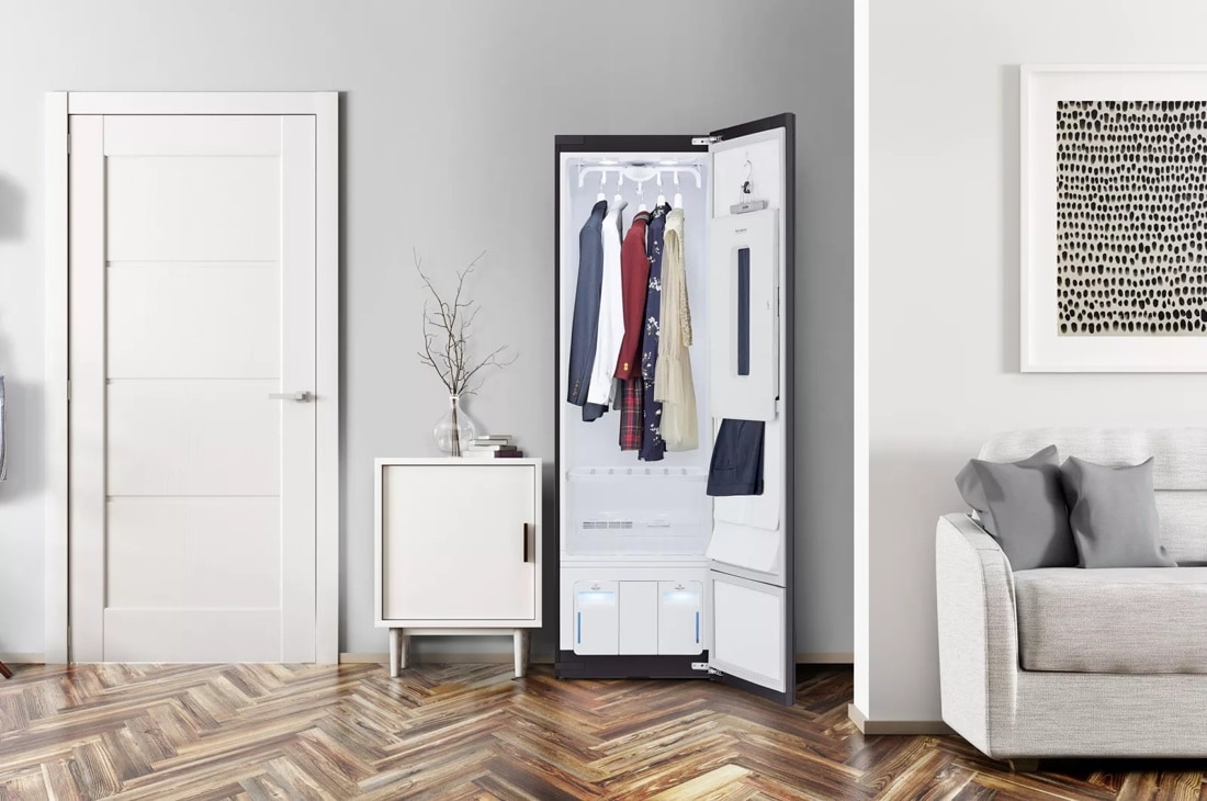 LG Styler® Steam Closet with TrueSteam® Technology and Exclusive Moving Hangers S5WBC