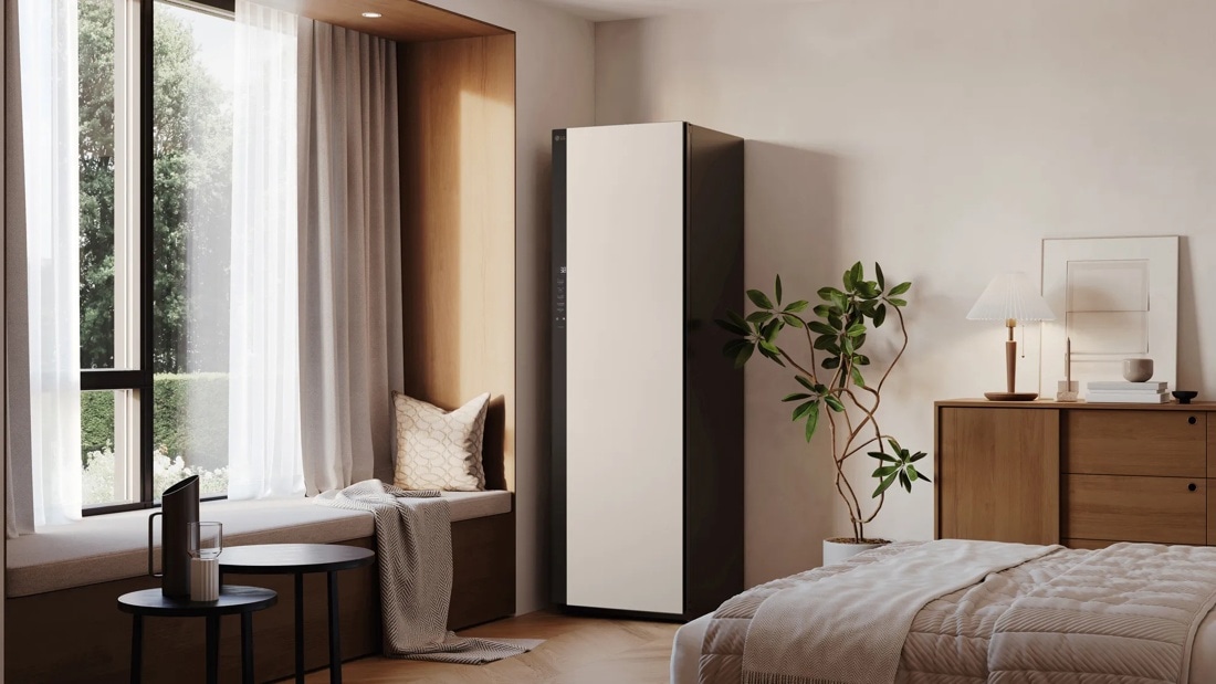 LG Styler® Smart Steam Closet with Dual TrueSteam® Technology and Dynamic MovingHanger™ SC5MAR4G