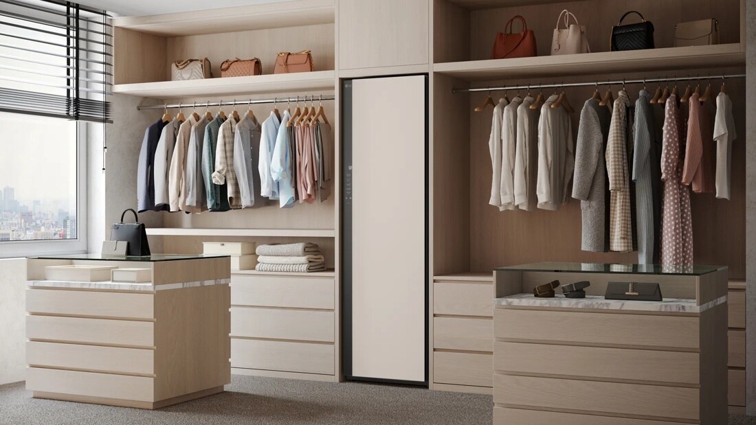 LG Styler® Smart Steam Closet with Dual TrueSteam® Technology and Dynamic MovingHanger™ SC5MAR4G