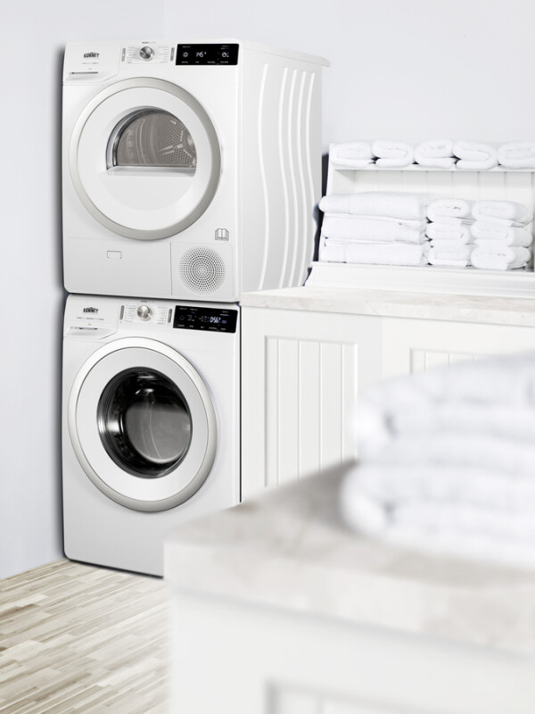24" Wide 208-240V Washer SLW241W