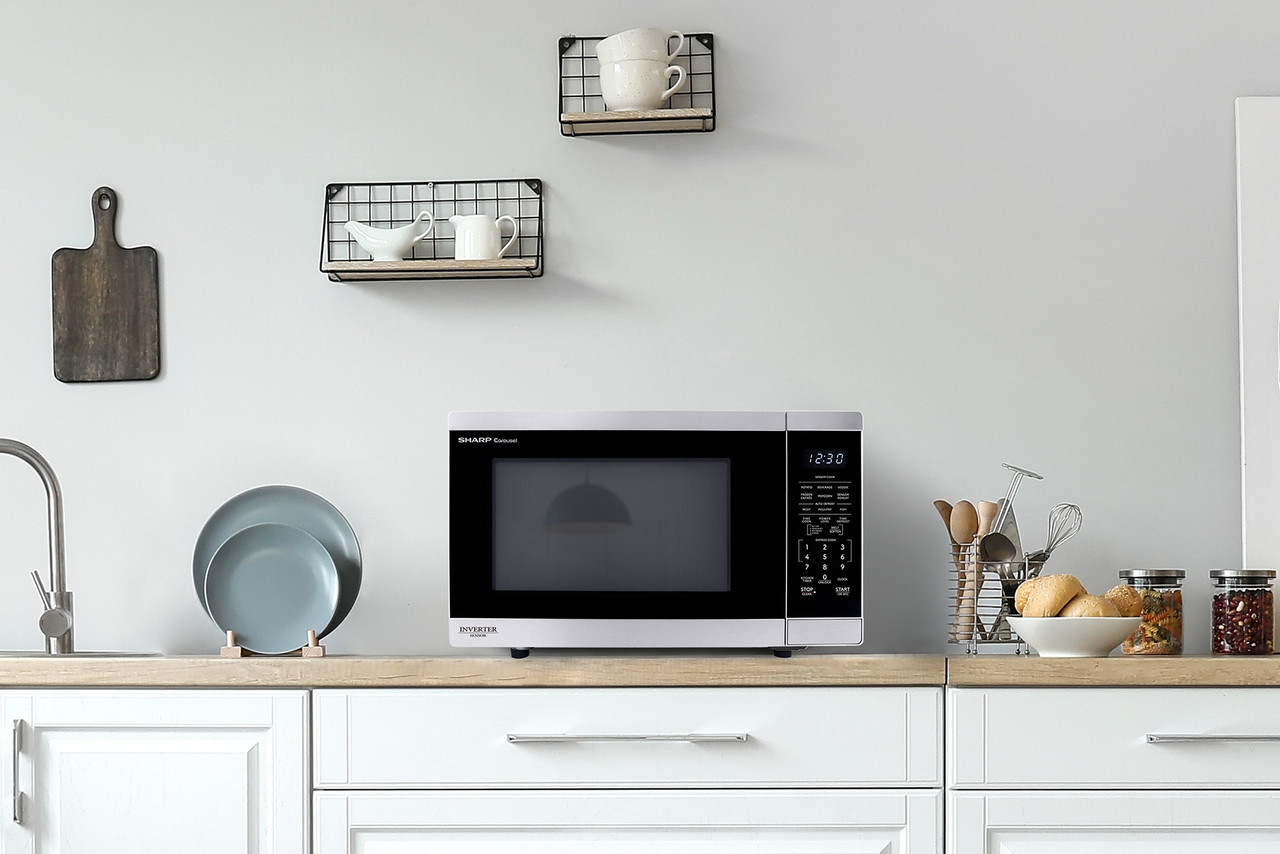 1.4 Cu. Ft. 1100w Stainless Steel Countertop Microwave Oven With Inverter Technology SMC1464KS