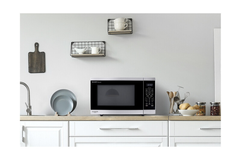 1.4 Cu. Ft. 1100w Stainless Steel Countertop Microwave Oven With Inverter Technology SMC1464KS