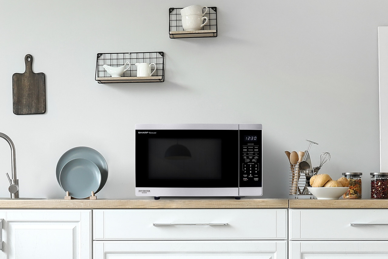 1.4 Cu. Ft. 1100w Stainless Steel Countertop Microwave Oven With Inverter Technology SMC1465KM