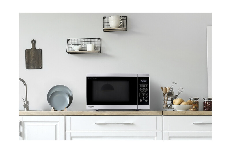 1.4 Cu. Ft. 1100w Stainless Steel Countertop Microwave Oven With Inverter Technology SMC1465KM