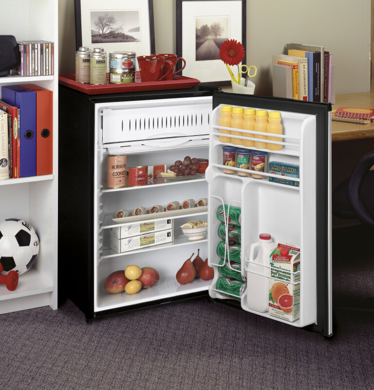 4.3 Cu. Ft. Compact Refrigerator SMR04GAUCS