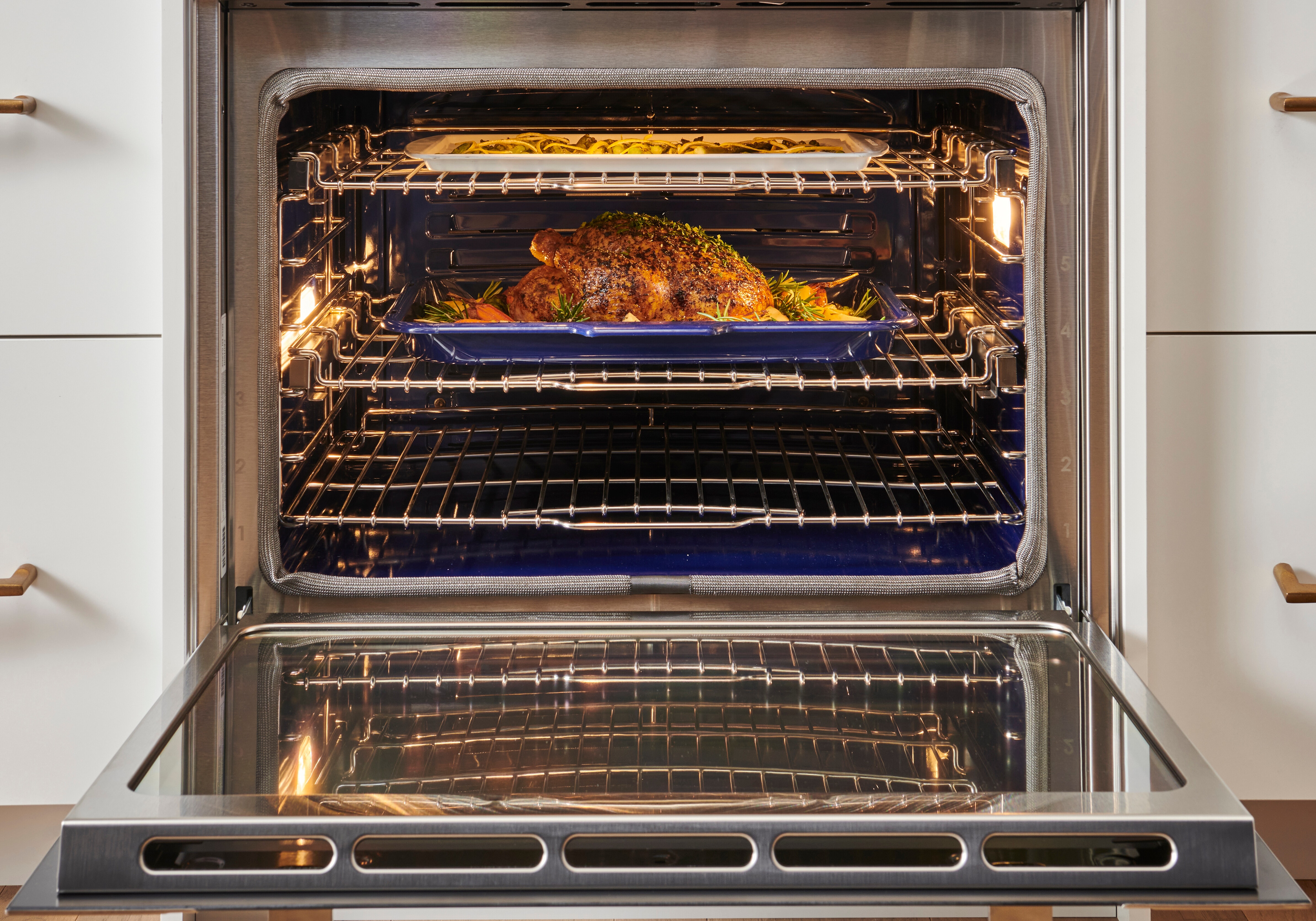 30" M Series Transitional Built-In Single Oven - Tubular Handle SO3050TMST