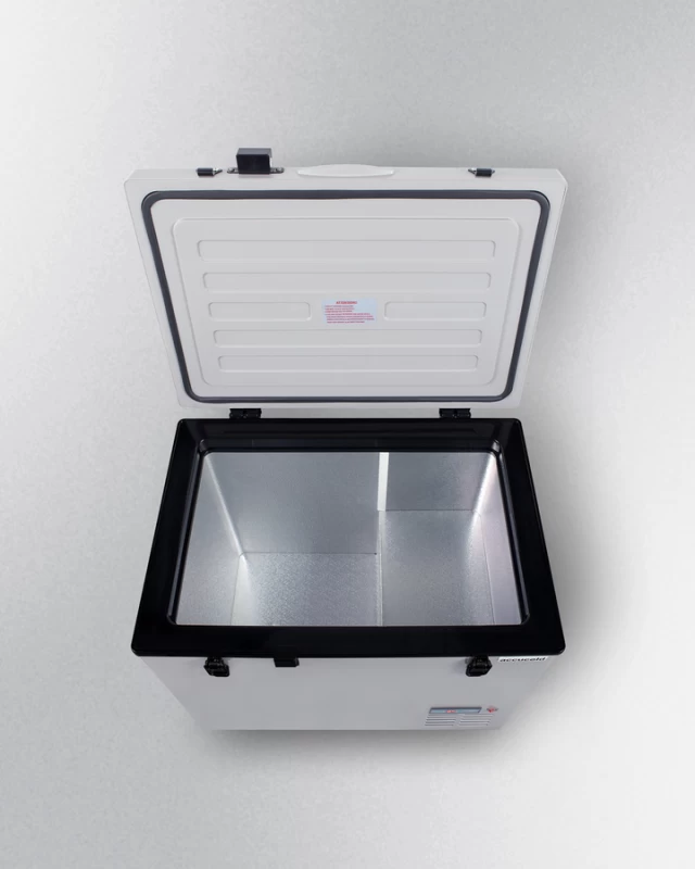 Portable Refrigerator/Freezer with Lock SPRF86M2