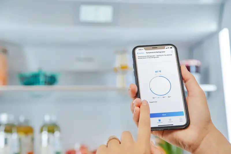 Built-in Freezer Column 18"  External Ice & Water Dispenser  Left Hinge T18ID905LP