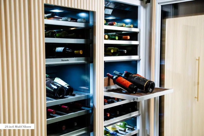 Built-in Wine Cooler with Glass Door 18" Built-in Wine Cooler with Glass Door 18'' T18IW905SP