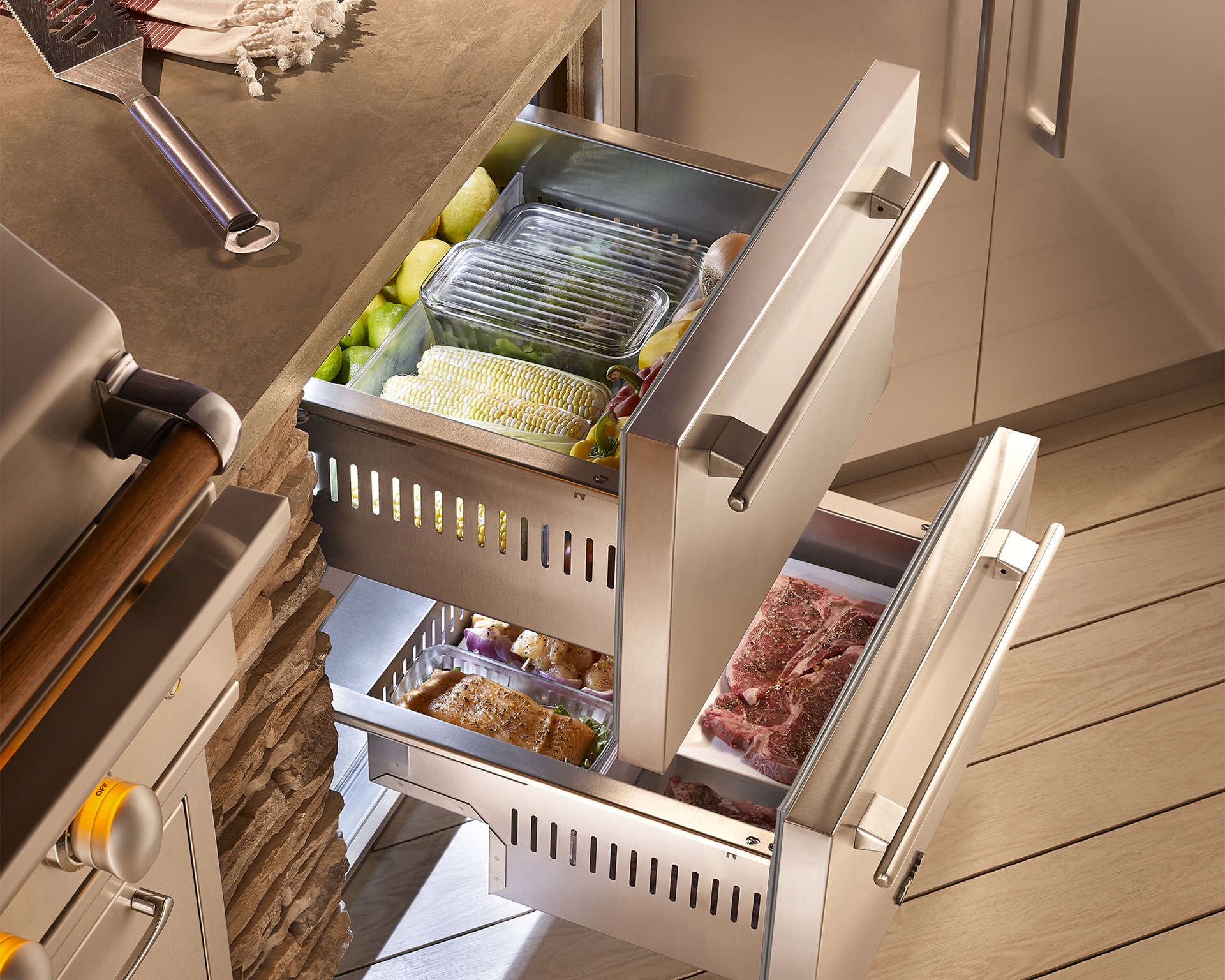 Undercounter Refrigerator, Left Hinged, Antique White, Copper Hardware TUR15LOGCDSK050H03