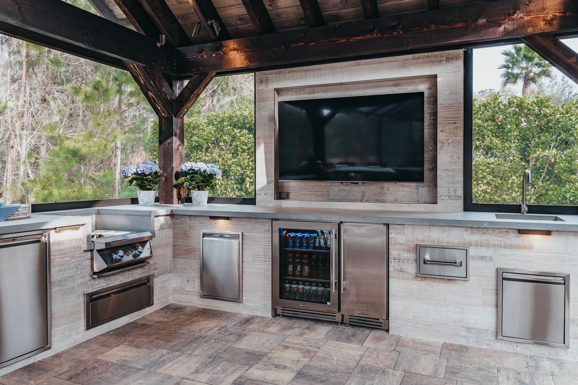 Undercounter Refrigerator, Left Hinged, Ultra Matte Black, Brass Hardware TUR15LOGCDSK085H01